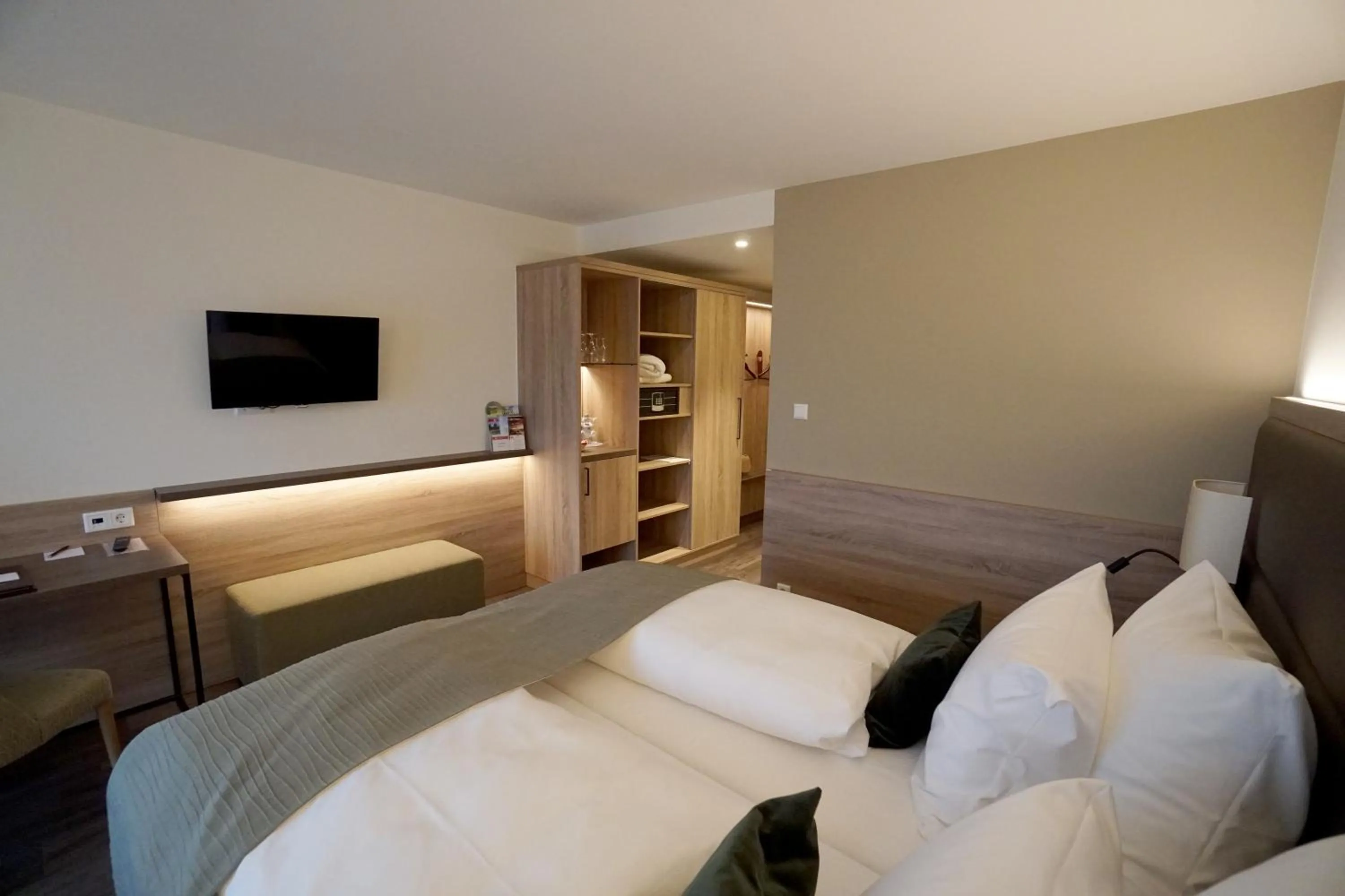 Photo of the whole room, Bed in Flair Park Hotel Ilshofen