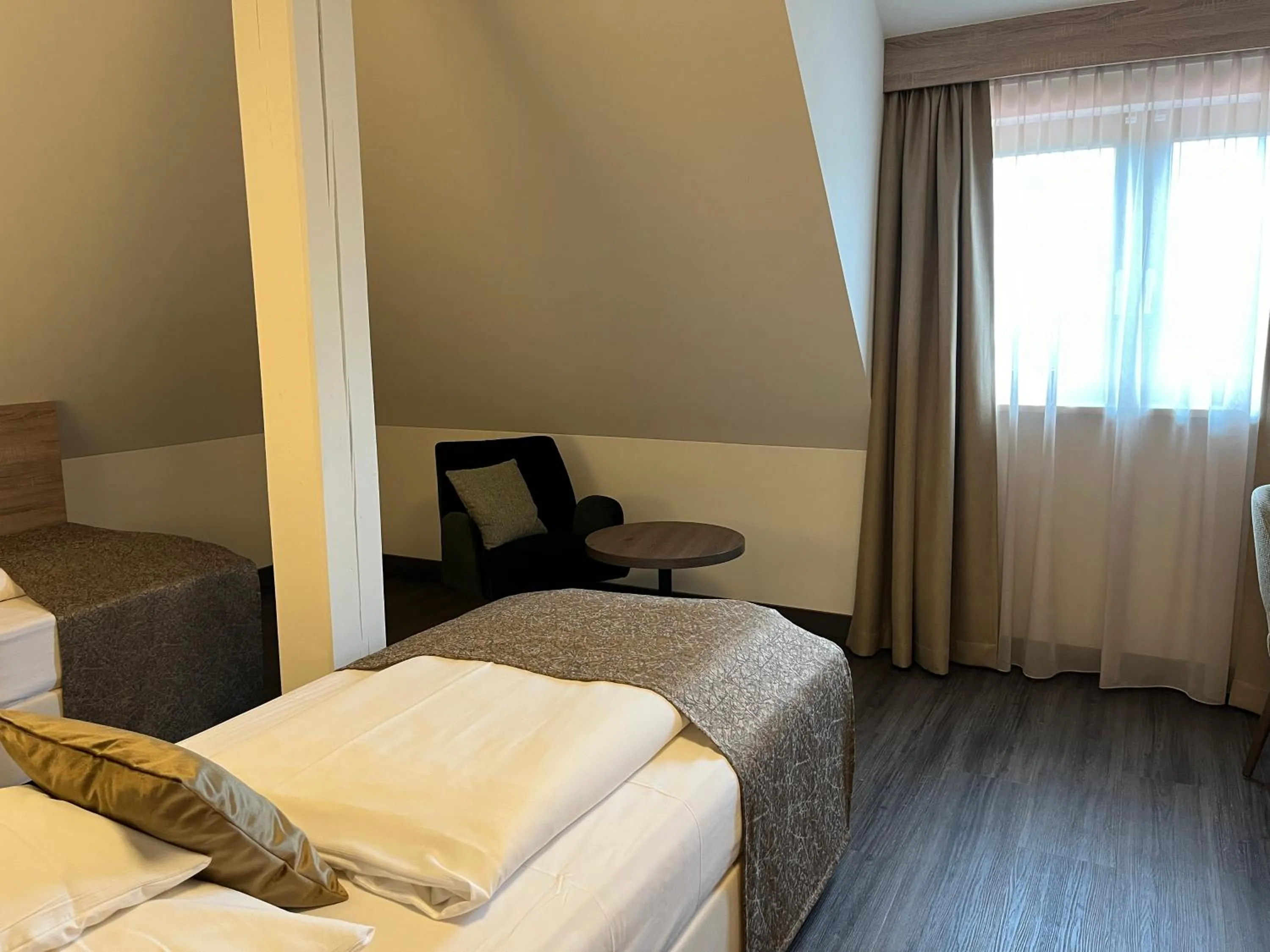 Photo of the whole room, Bed in Flair Park Hotel Ilshofen