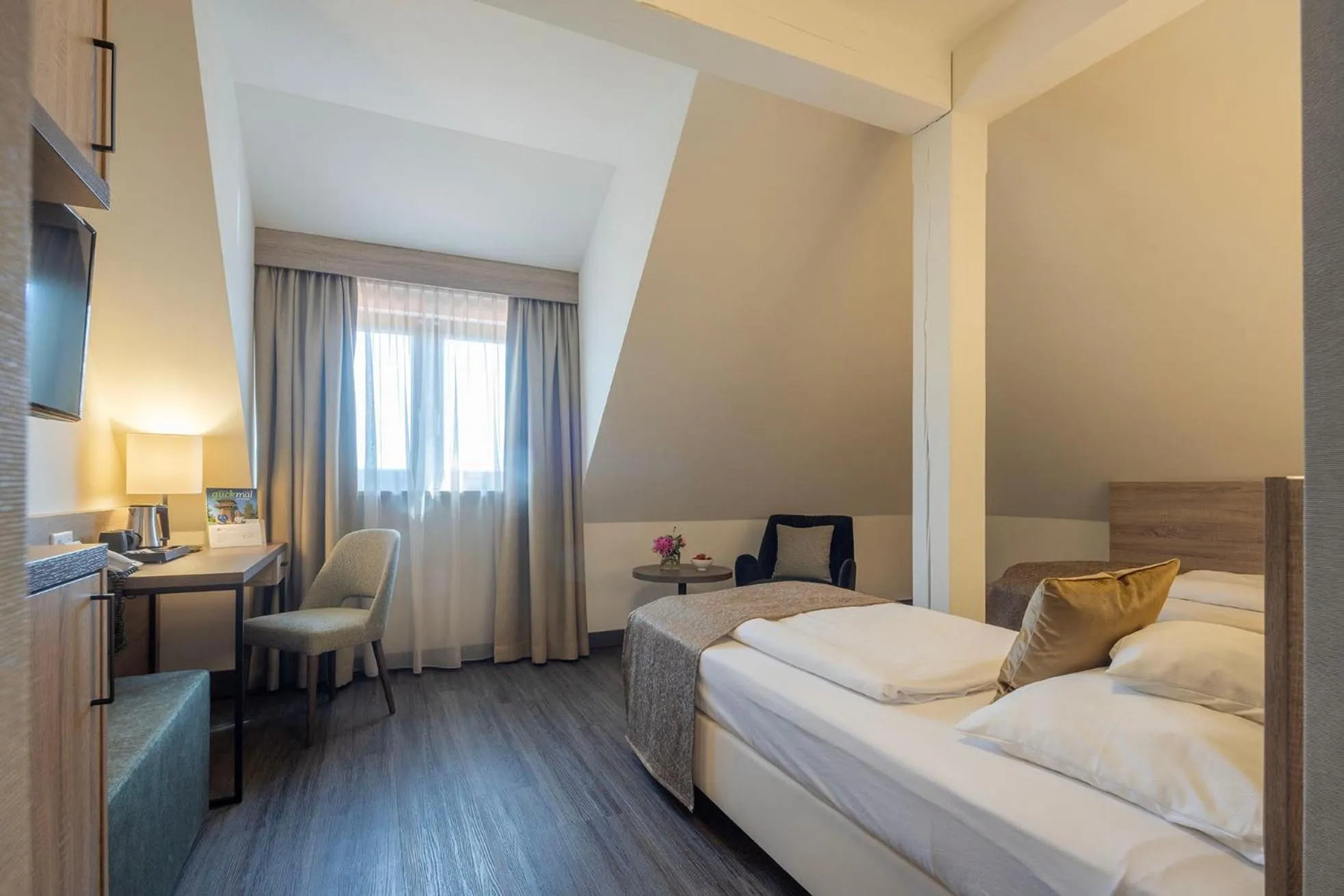 Photo of the whole room, Bed in Flair Park Hotel Ilshofen