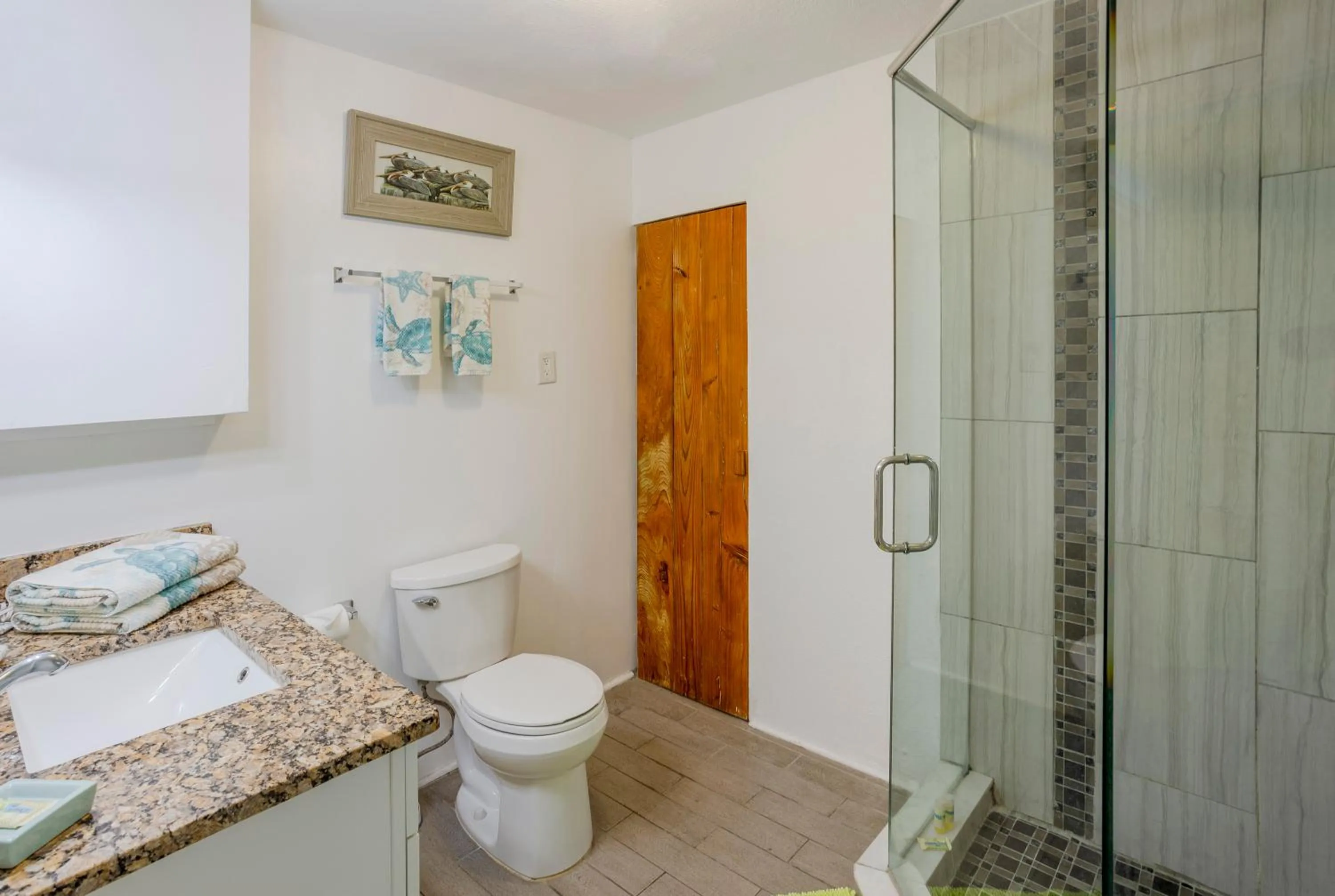 Shower in Twins Inn & Apartments