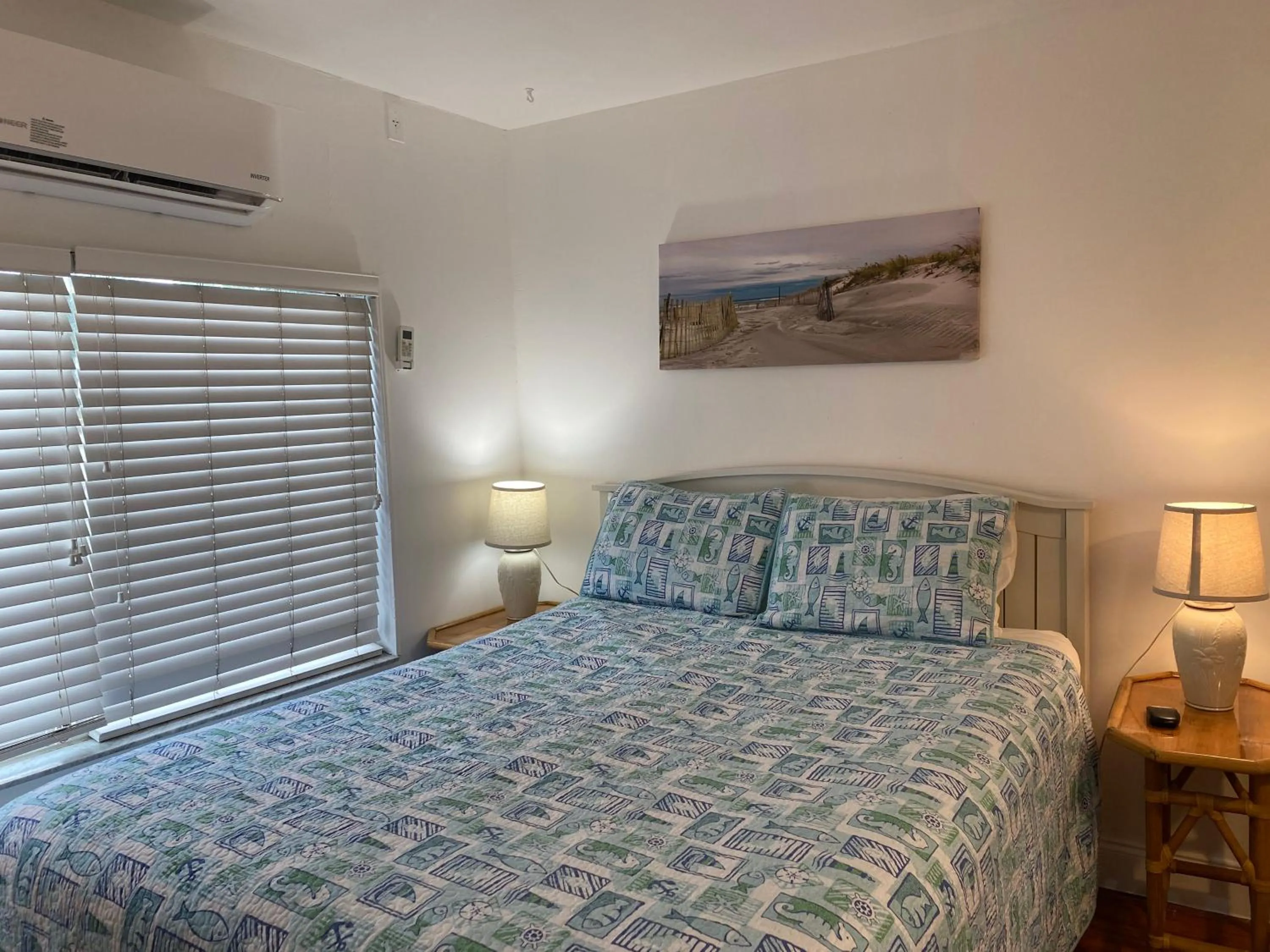 Bed in Twins Inn & Apartments