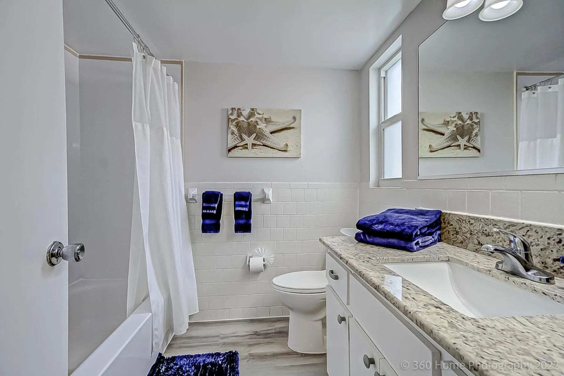 Bathroom in Twins Inn & Apartments