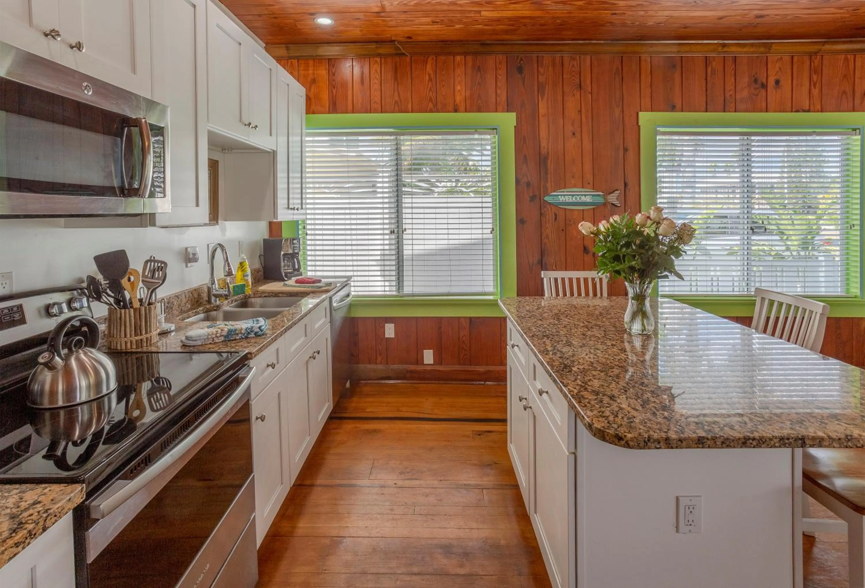 Kitchen or kitchenette in Twins Inn & Apartments