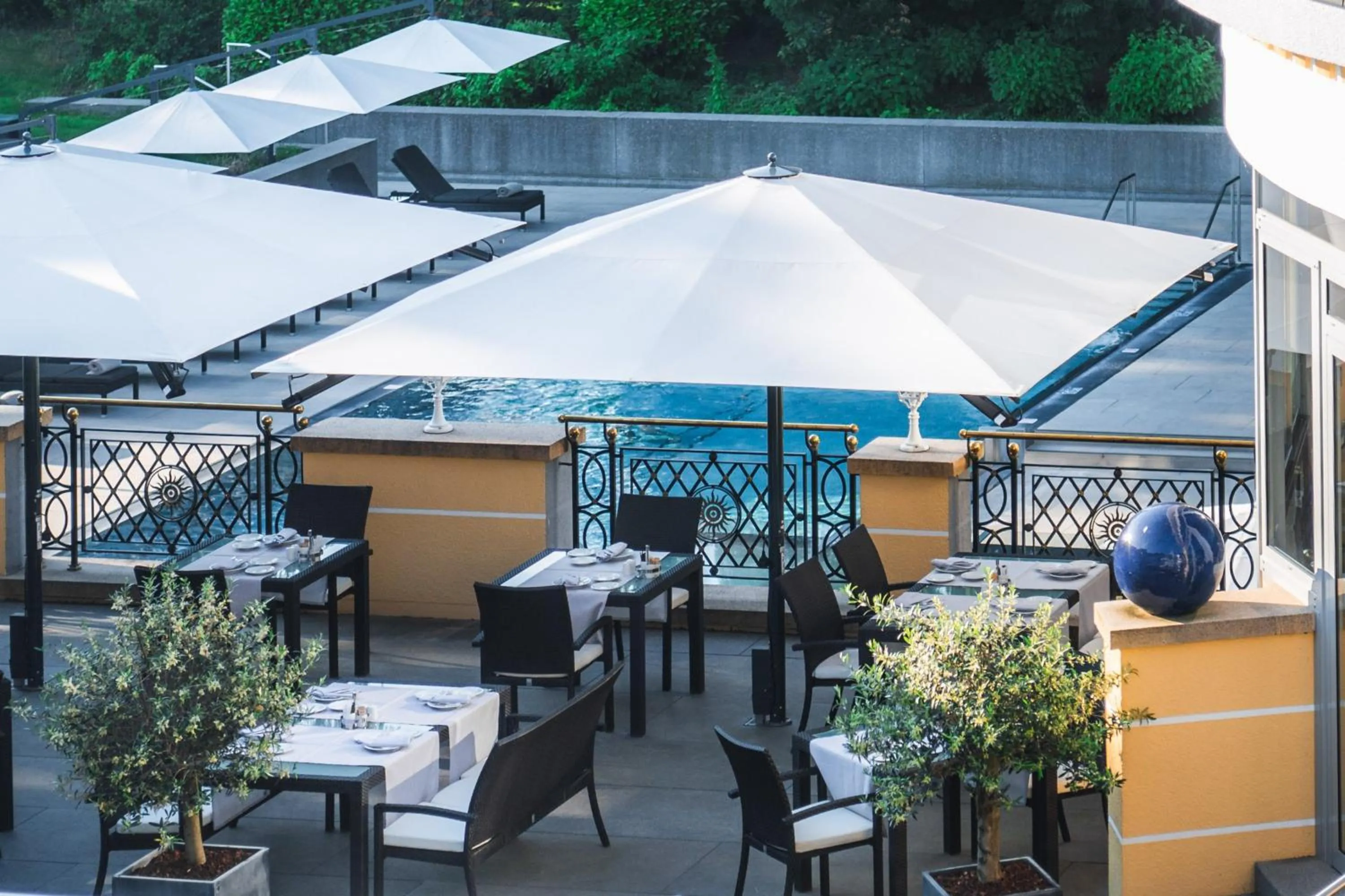 Restaurant/places to eat in Steigenberger Hotel Der Sonnenhof