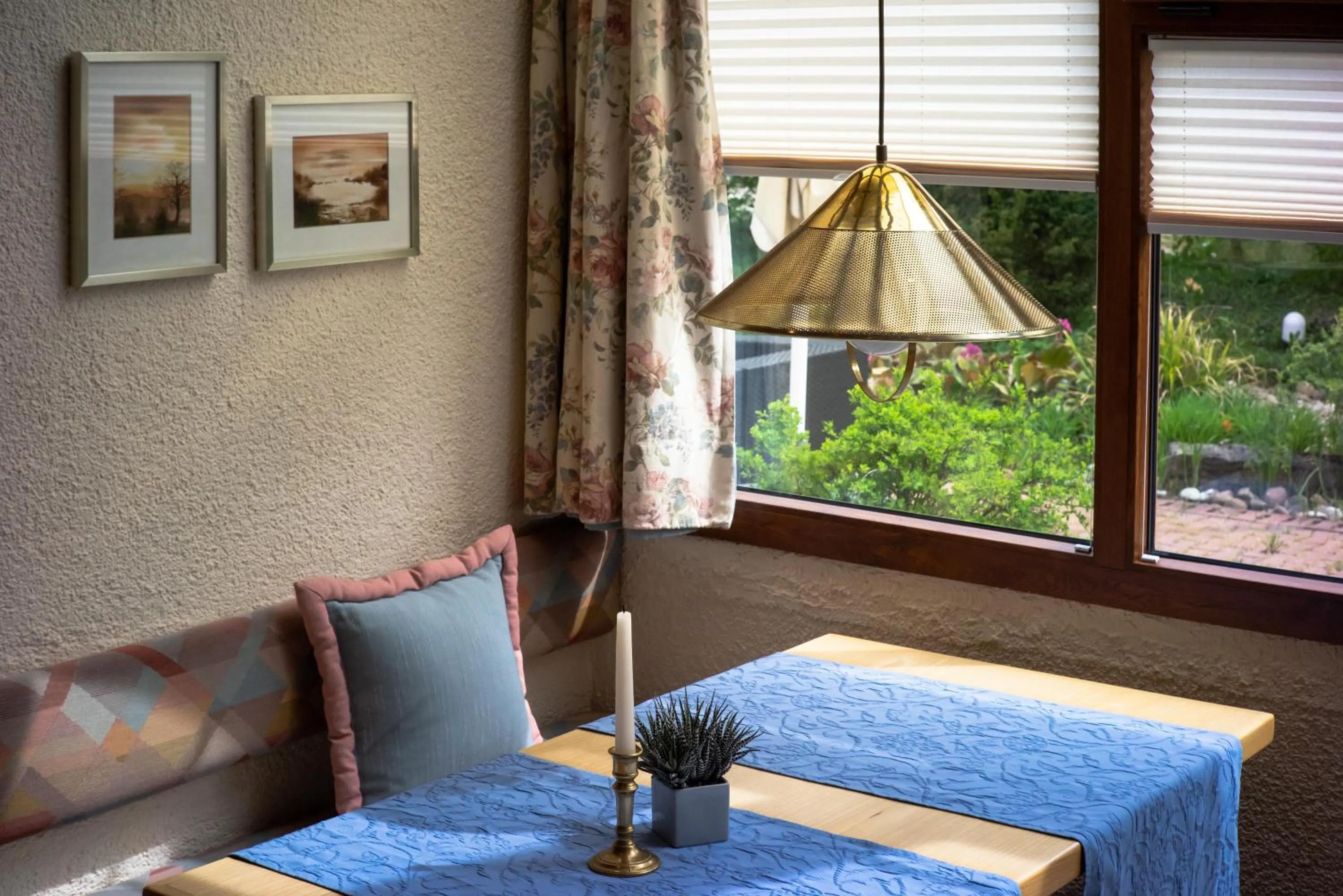 Restaurant/places to eat, Bed in Stadt-gut-Hotel Filderhotel