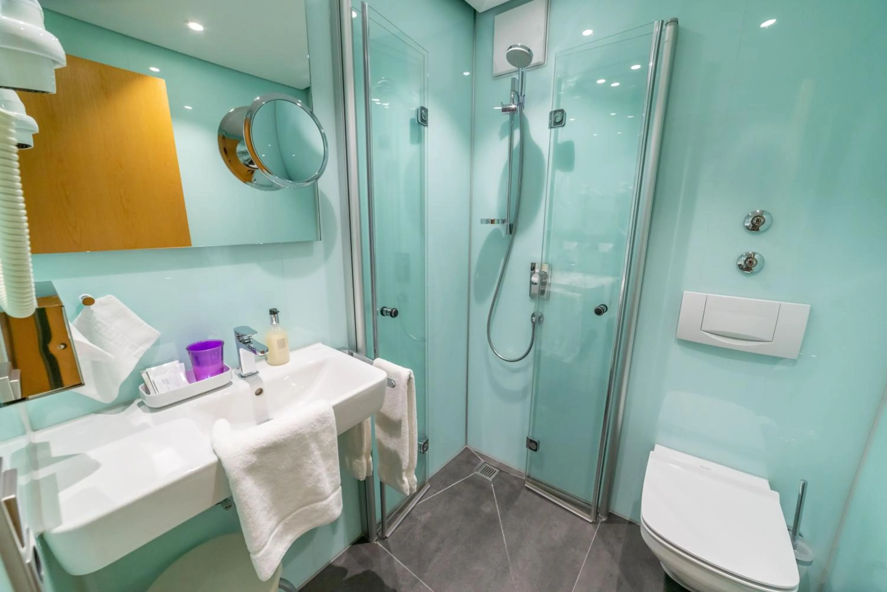 Bathroom in Stadt-gut-Hotel Filderhotel