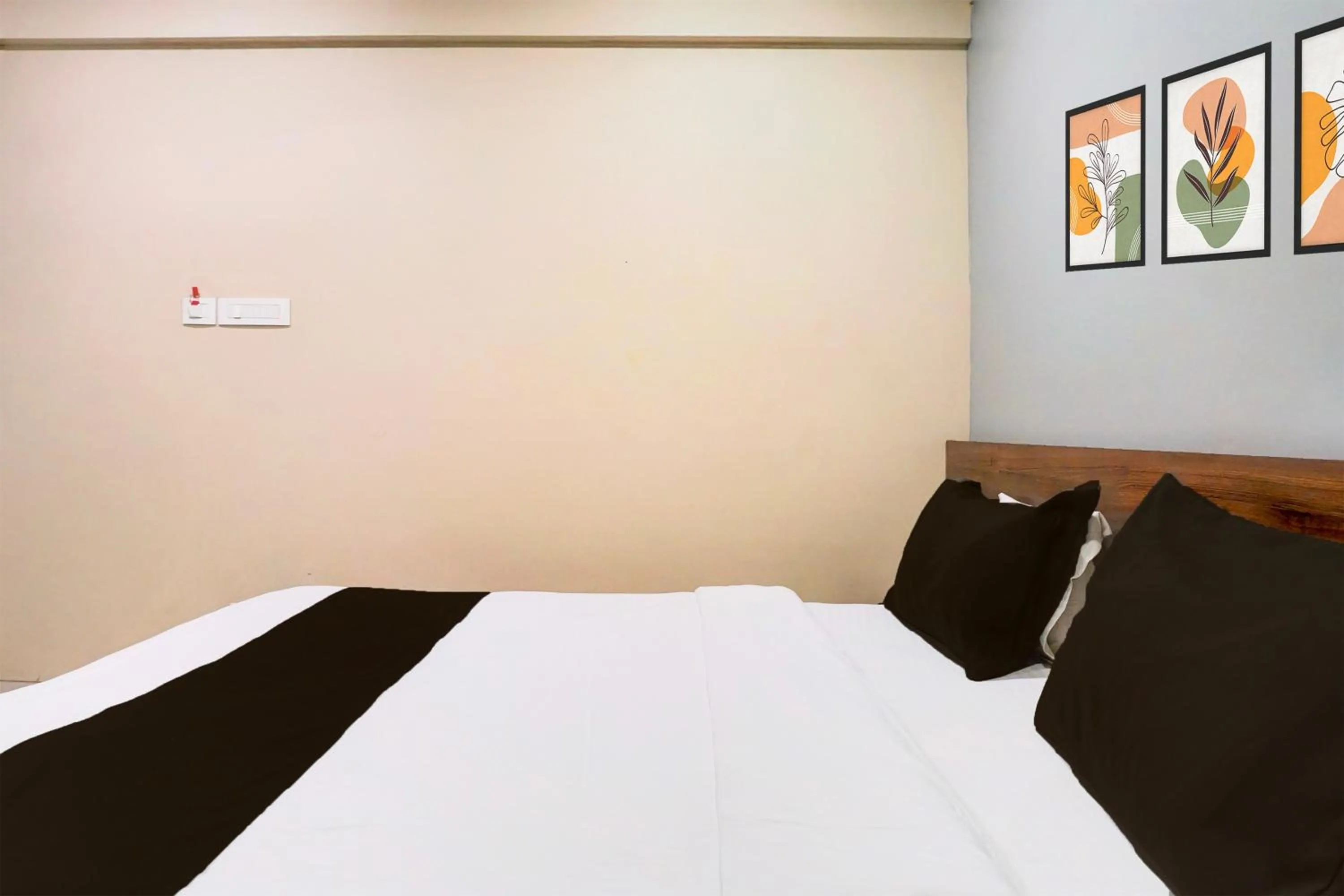 Bedroom, Bed in Super Townhouse Oak Viman Nagar Formerly Kuber Inn