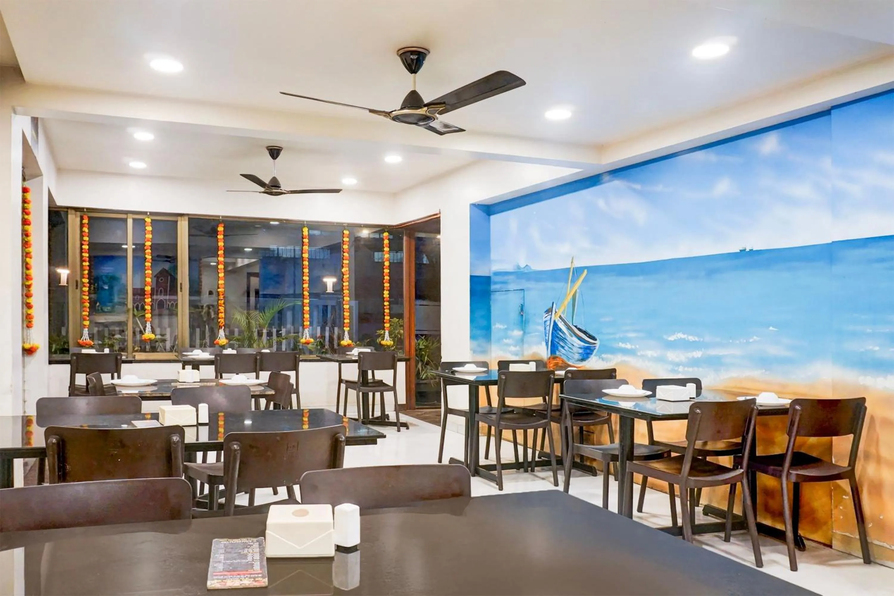 Restaurant/places to eat in Super Townhouse Oak Viman Nagar Formerly Kuber Inn