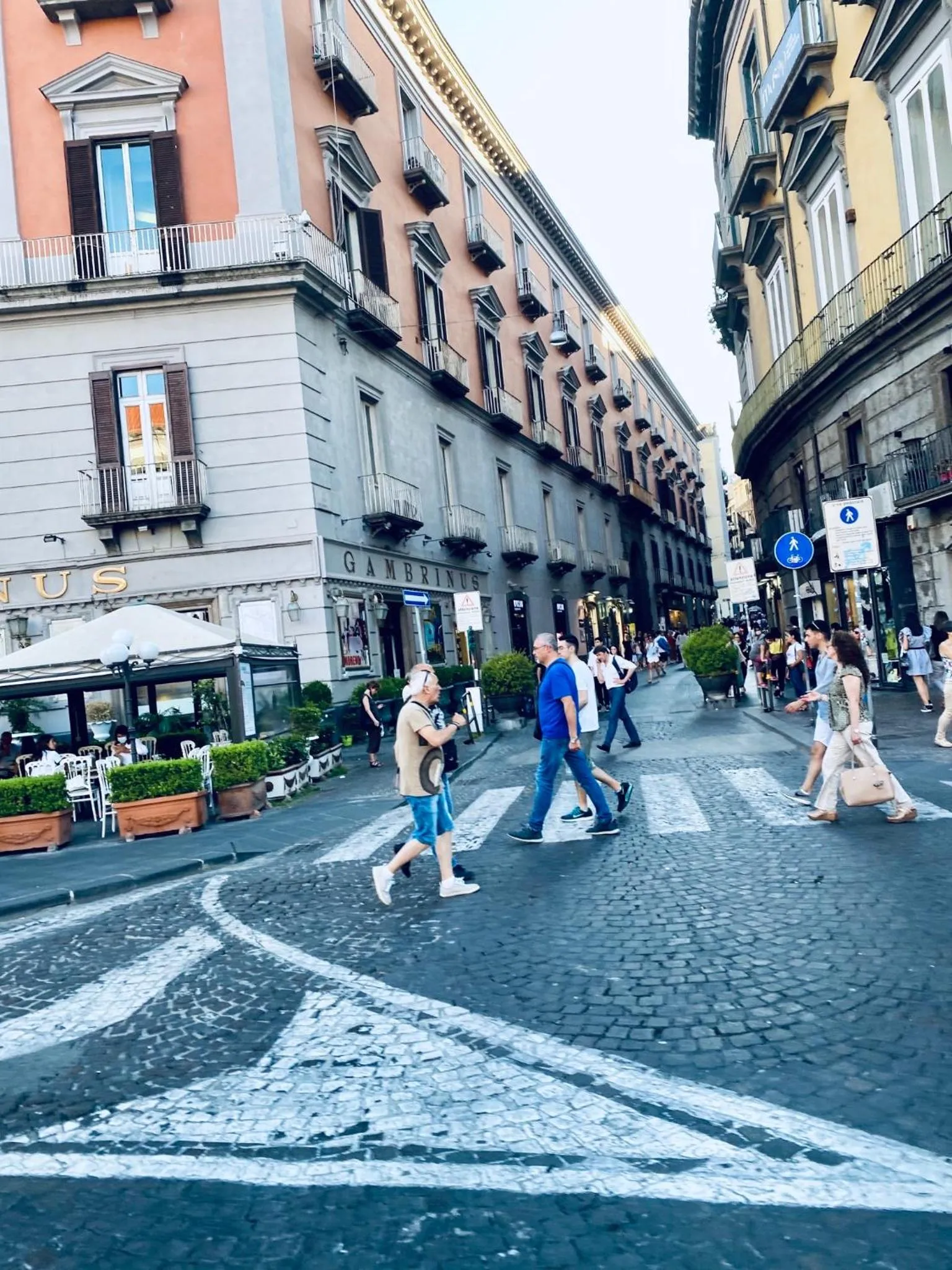 Restaurant/places to eat in B&b Napoli da vivere