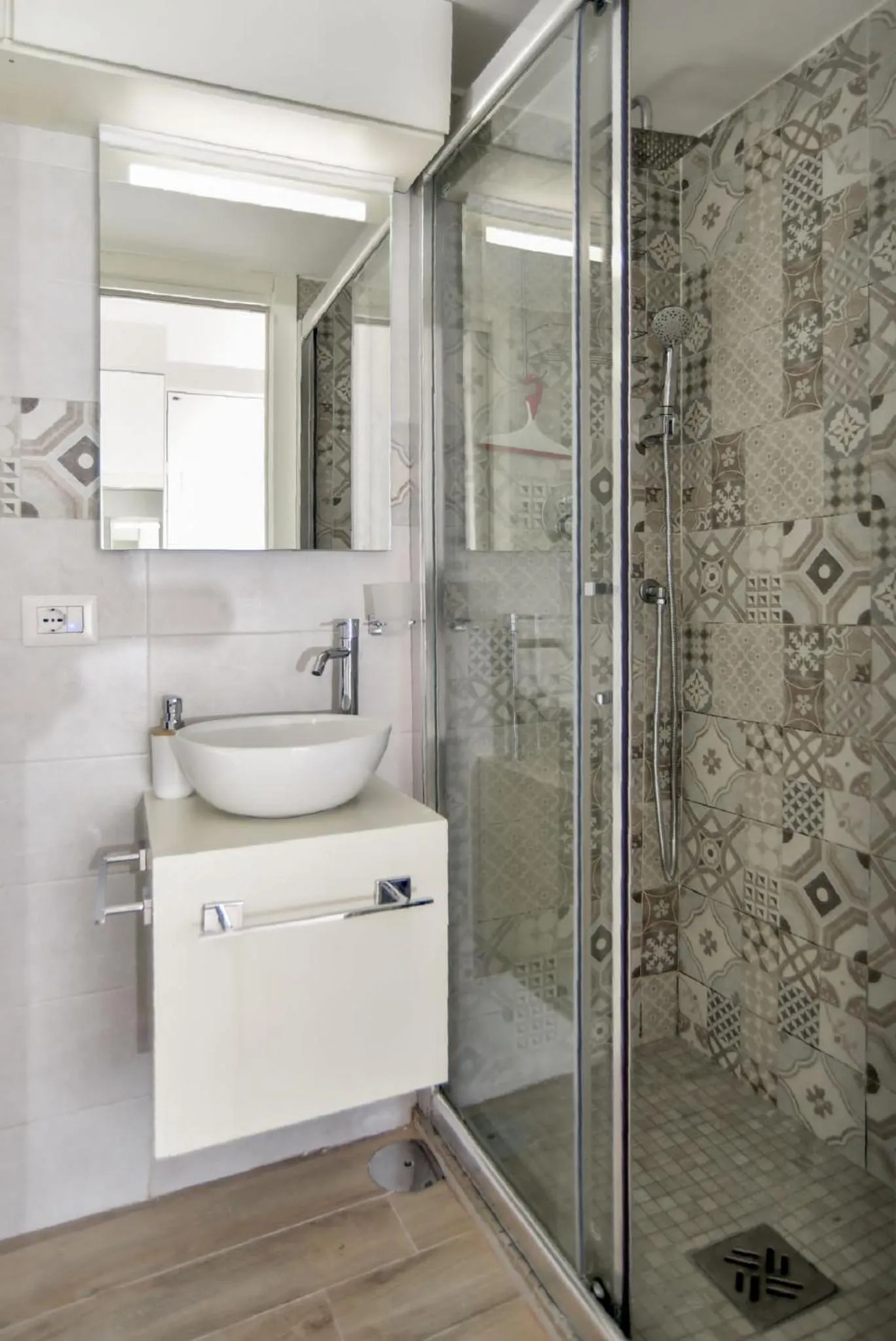 Shower in B&b Napoli da vivere