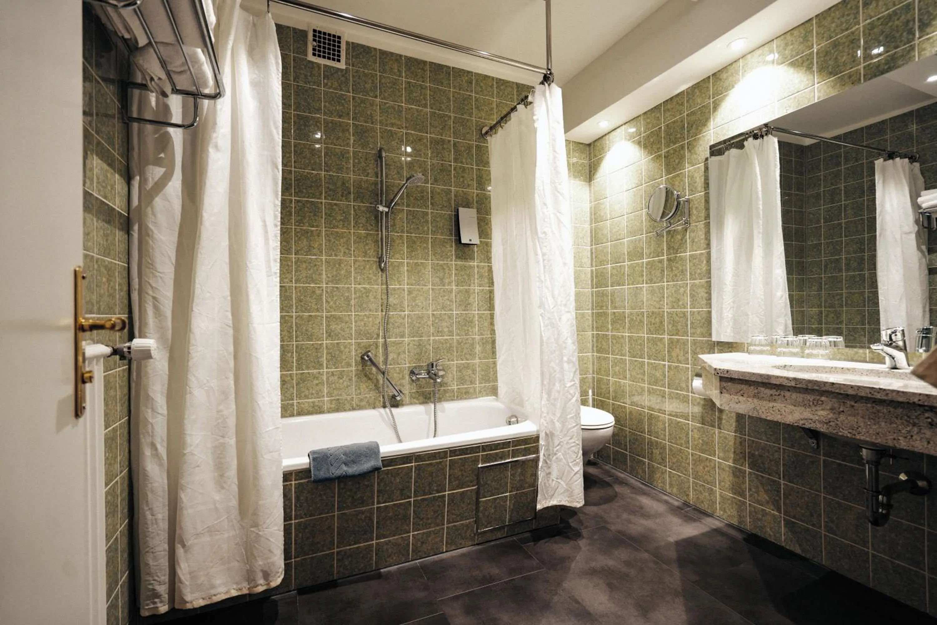 Bathroom in Hotel Fletzinger