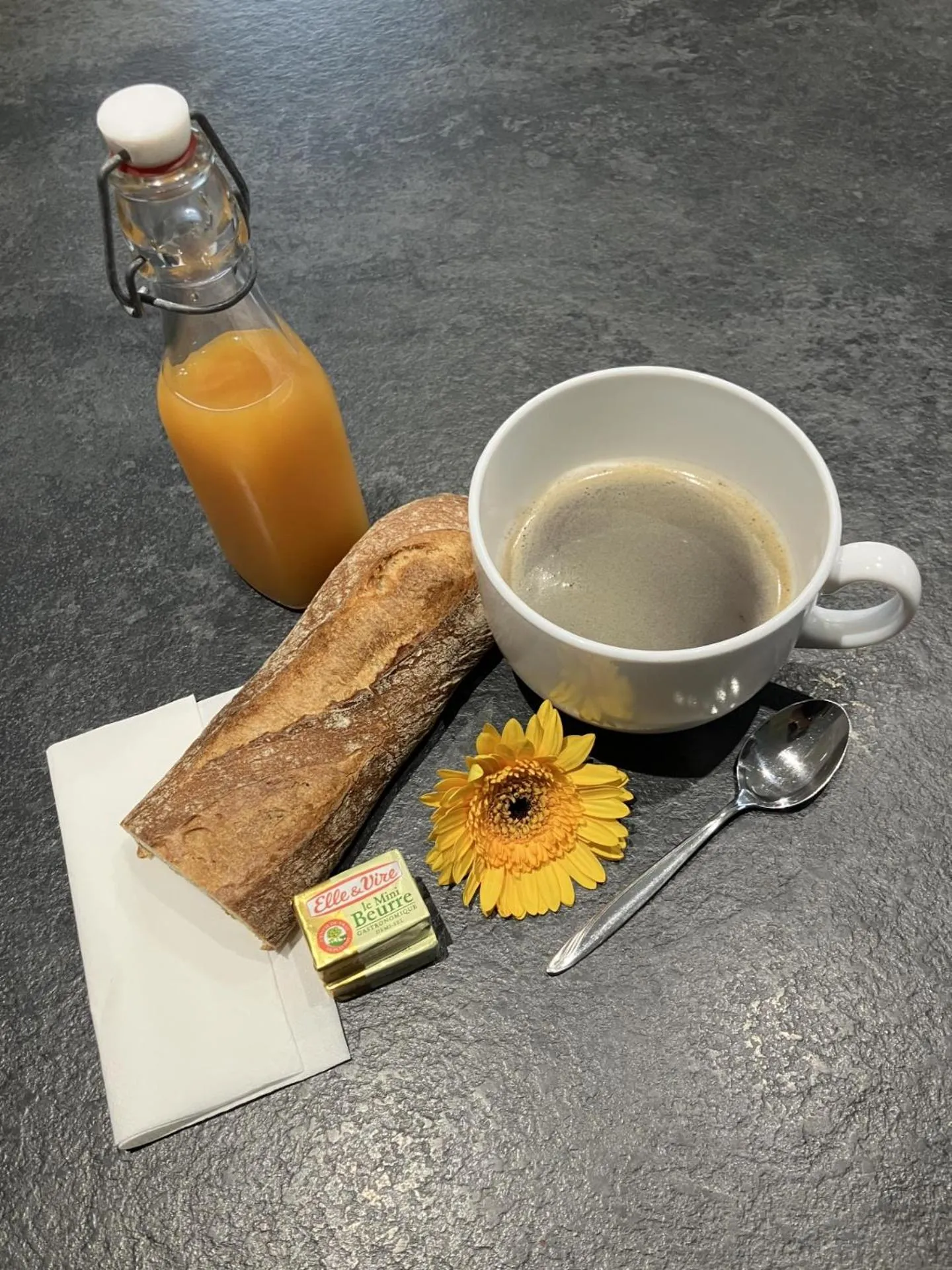 Breakfast in L'échappée Saline