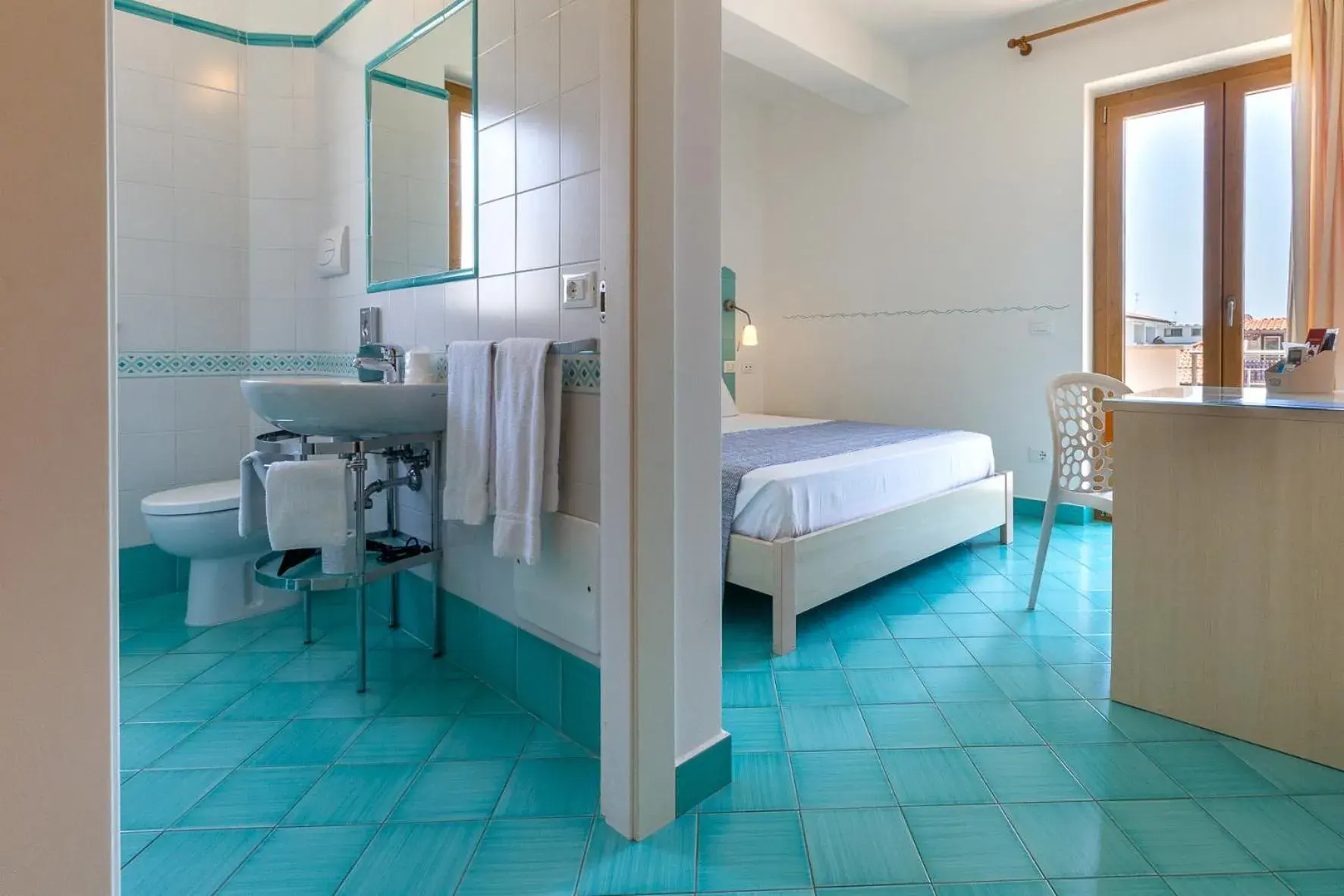 Family Room with Balcony in B&B Sperlonga Family Room with Balcony in B&B Sperlonga