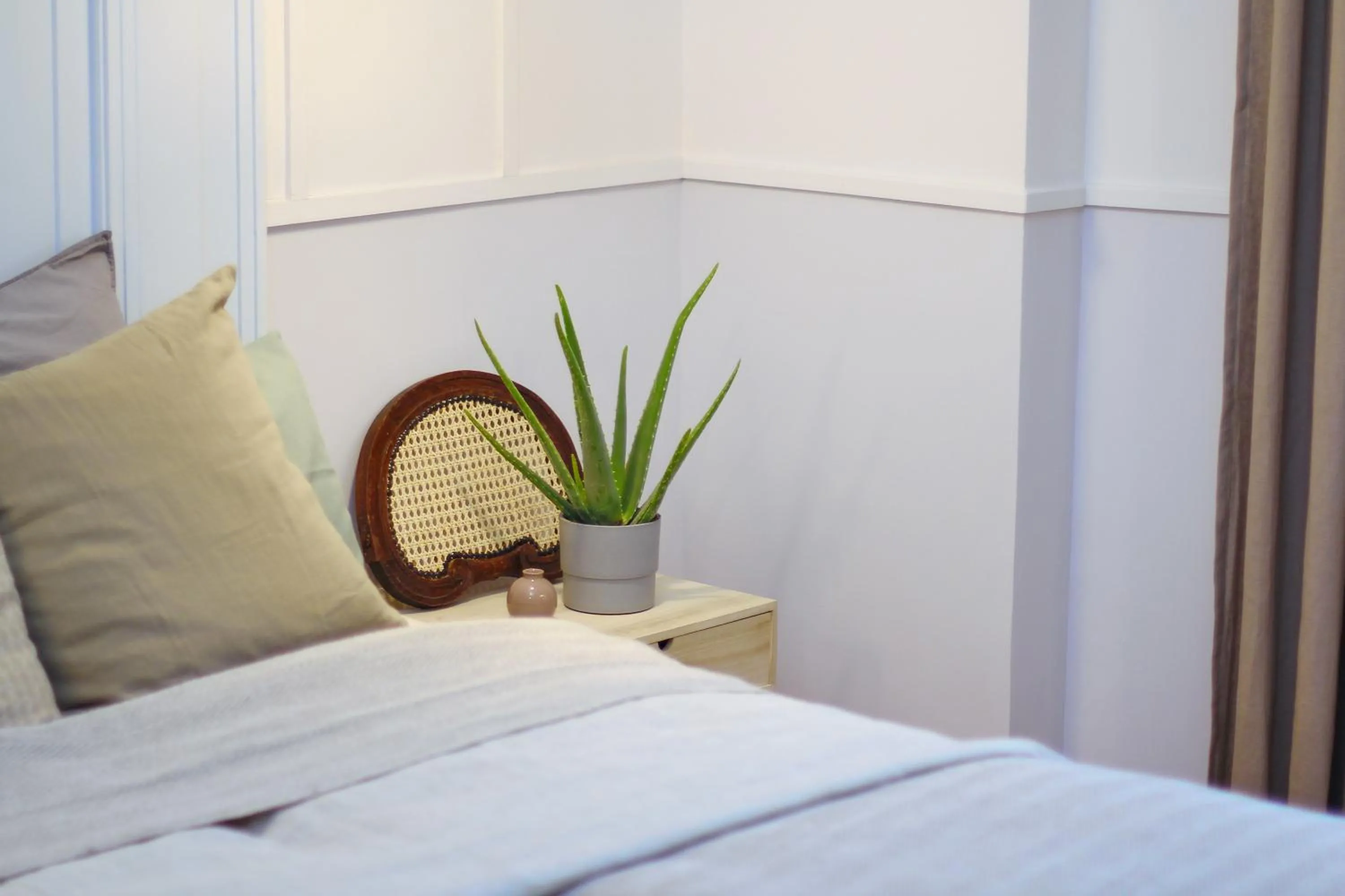 Decorative detail, Bed in Gellerico Apartments Deák Square