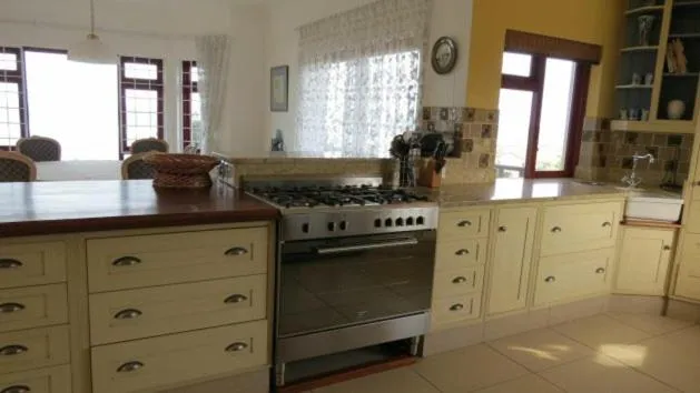 Kitchen or kitchenette in The View