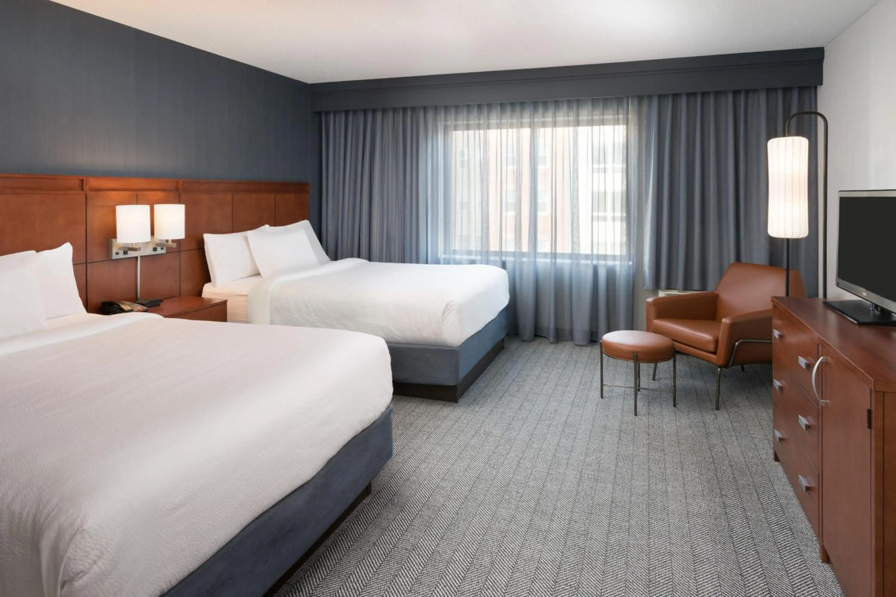 Bedroom, Bed in Courtyard by Marriott Glassboro Rowan University
