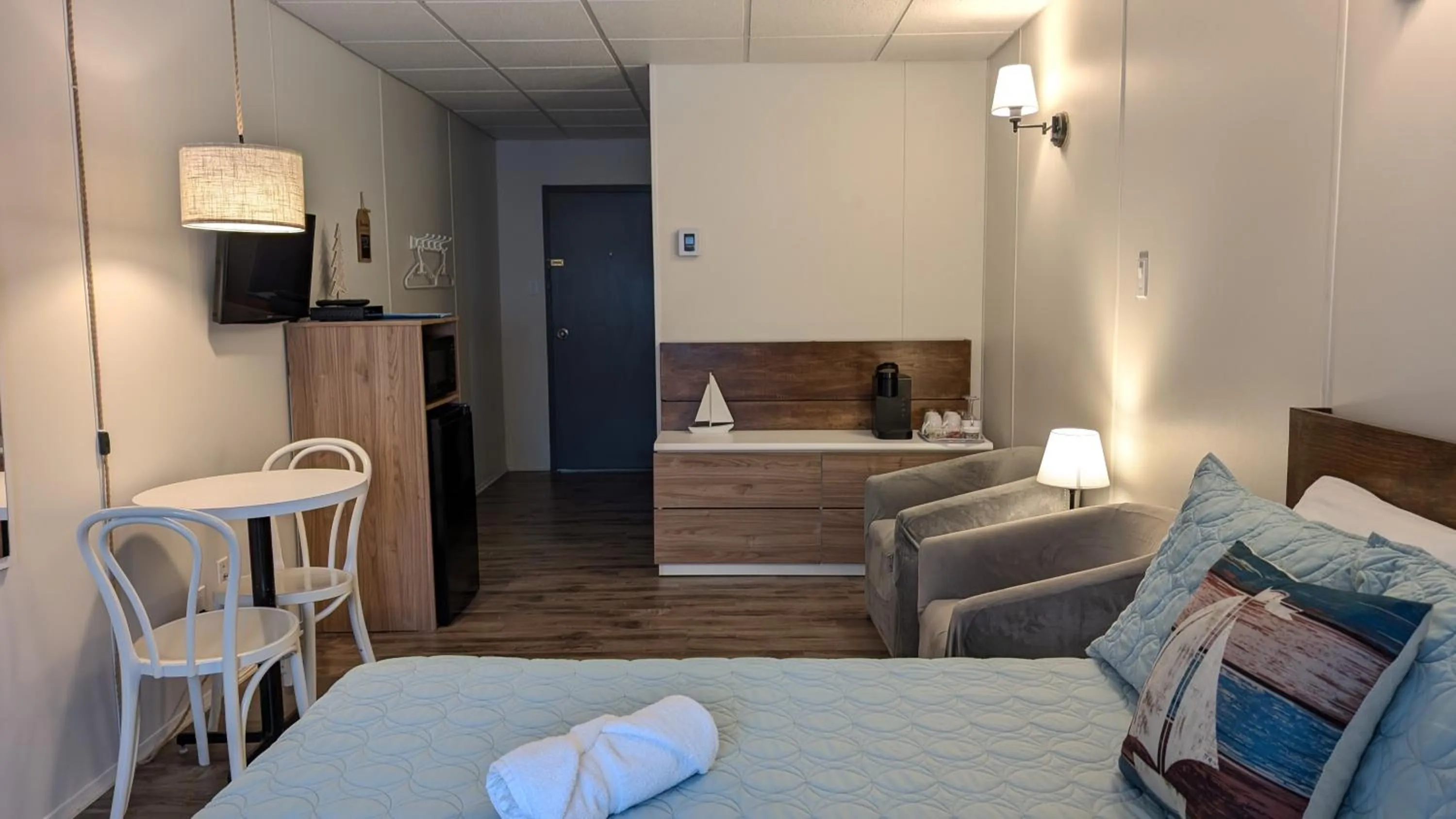 Dining area, Bed in La Gentilhommière