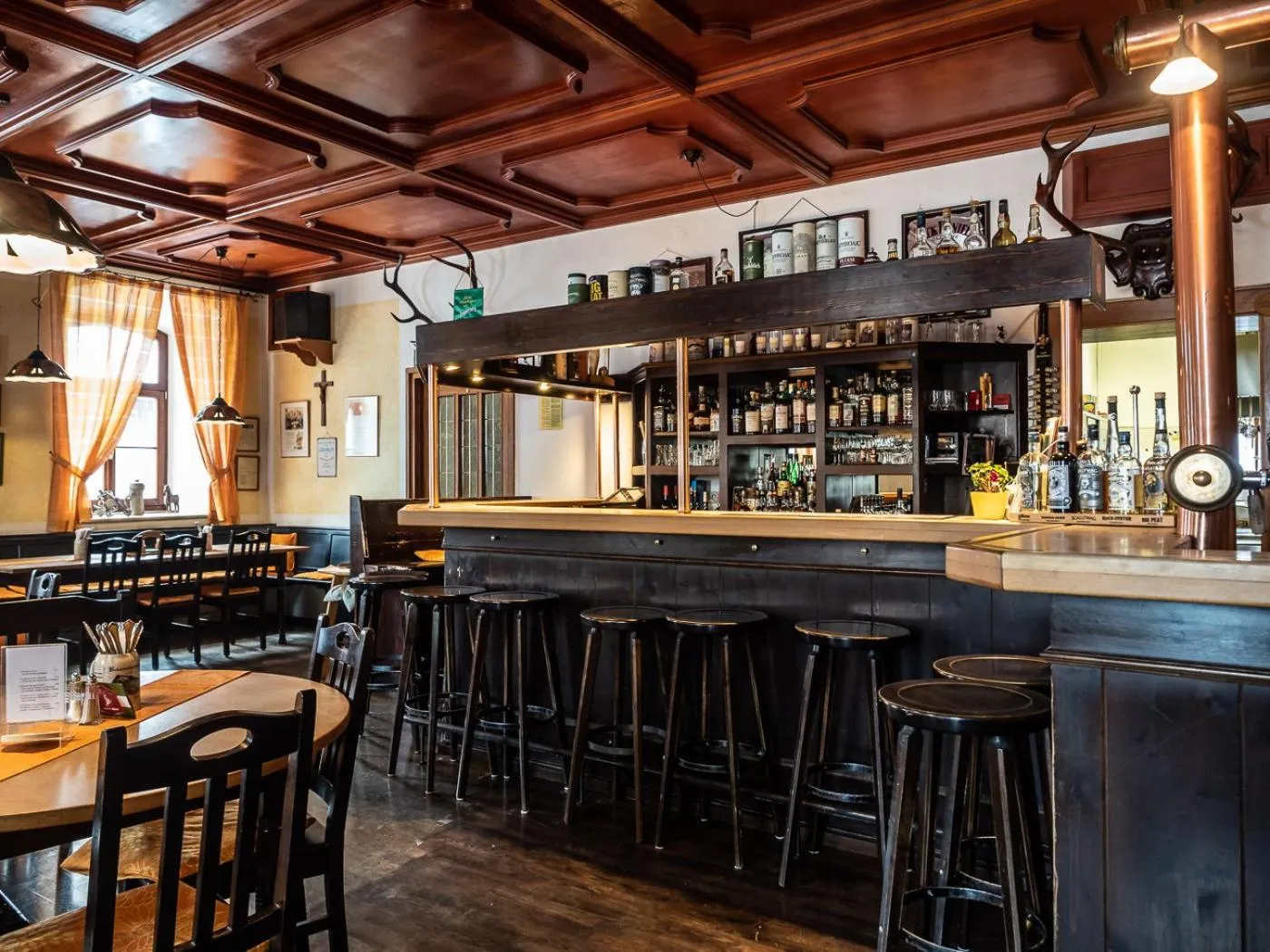 Restaurant/places to eat in B-EATHOUSE Eventhotel & Gasthof zur Post