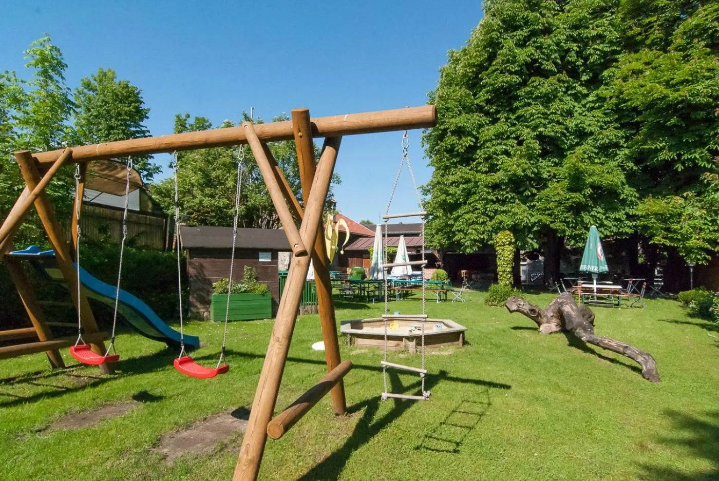 Property building in B-EATHOUSE Eventhotel & Gasthof zur Post