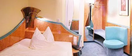 Photo of the whole room, Bed in City Hotel Essen