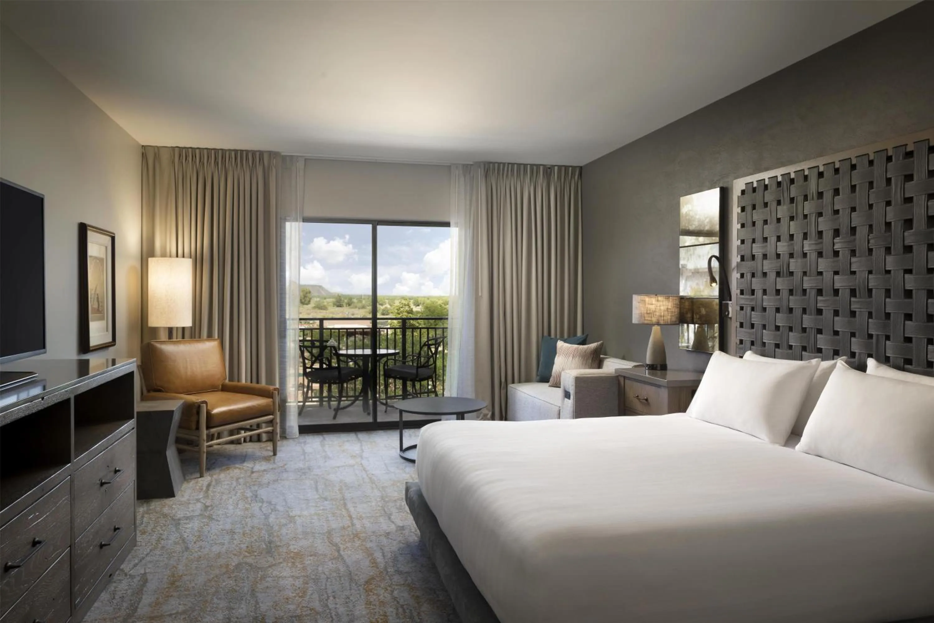 Photo of the whole room, Bed in Hyatt Regency Tamaya South Santa Fe