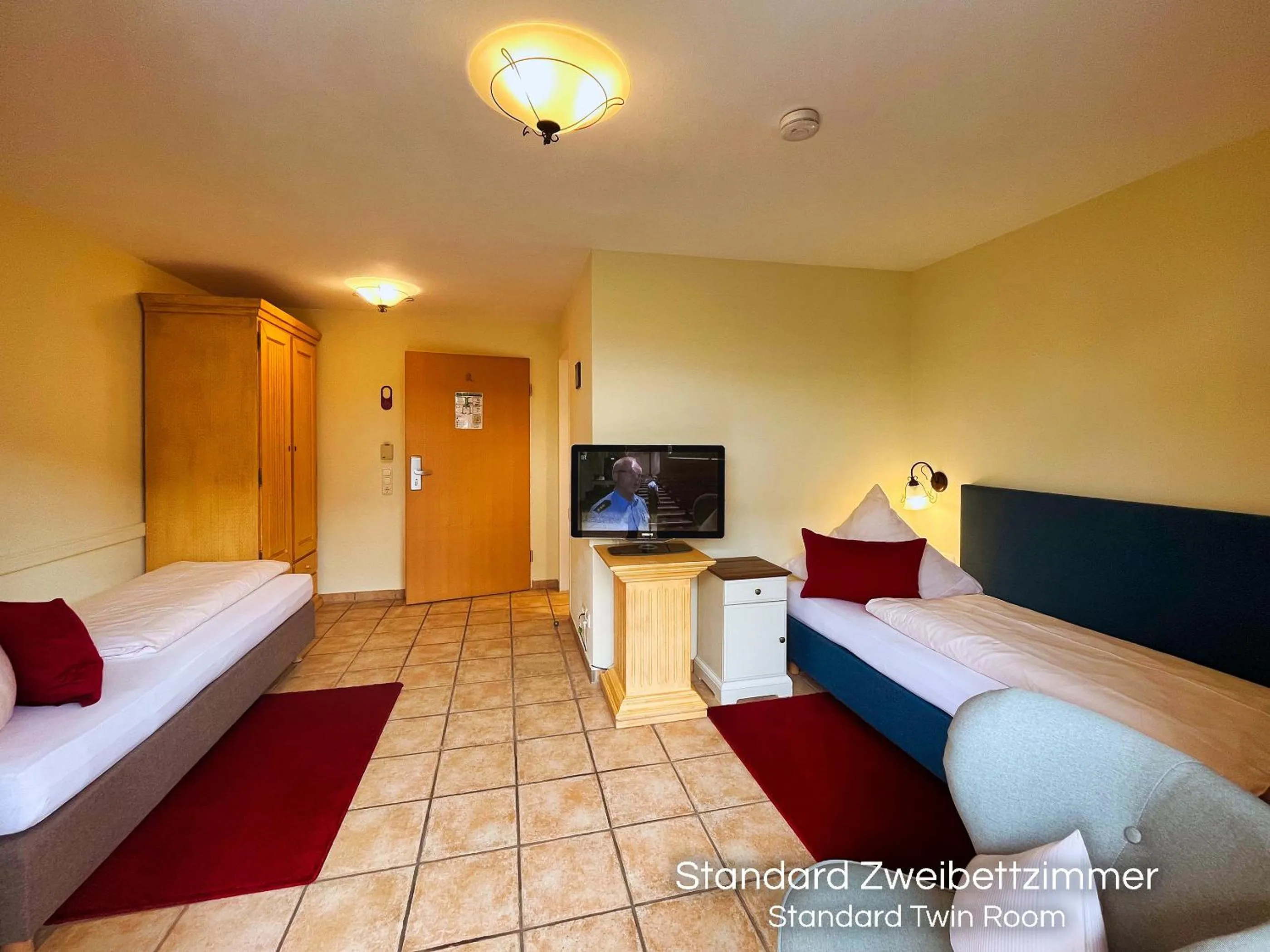 Photo of the whole room, Bed in Landhotel Guglhupf