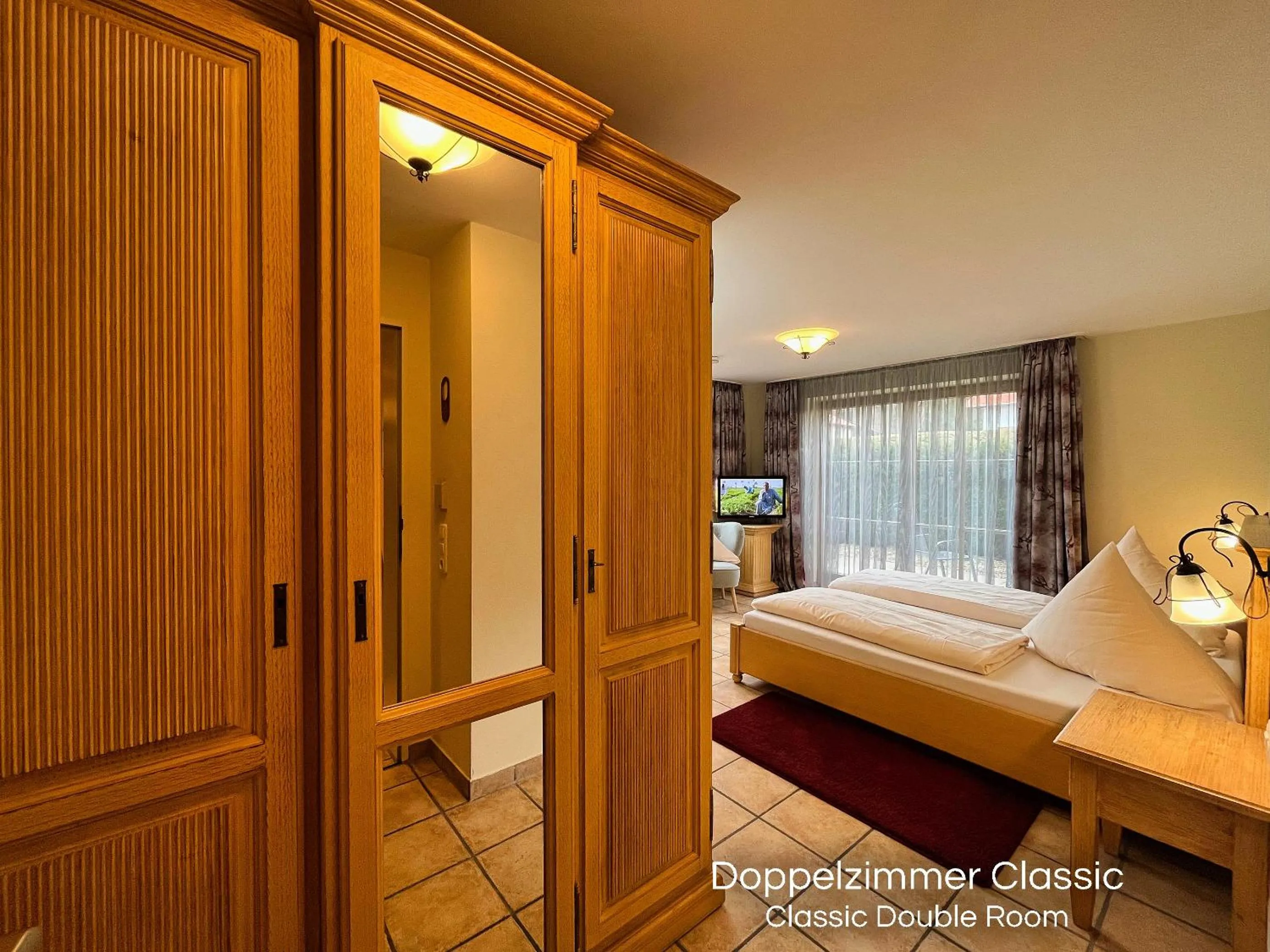 Photo of the whole room, Bed in Landhotel Guglhupf