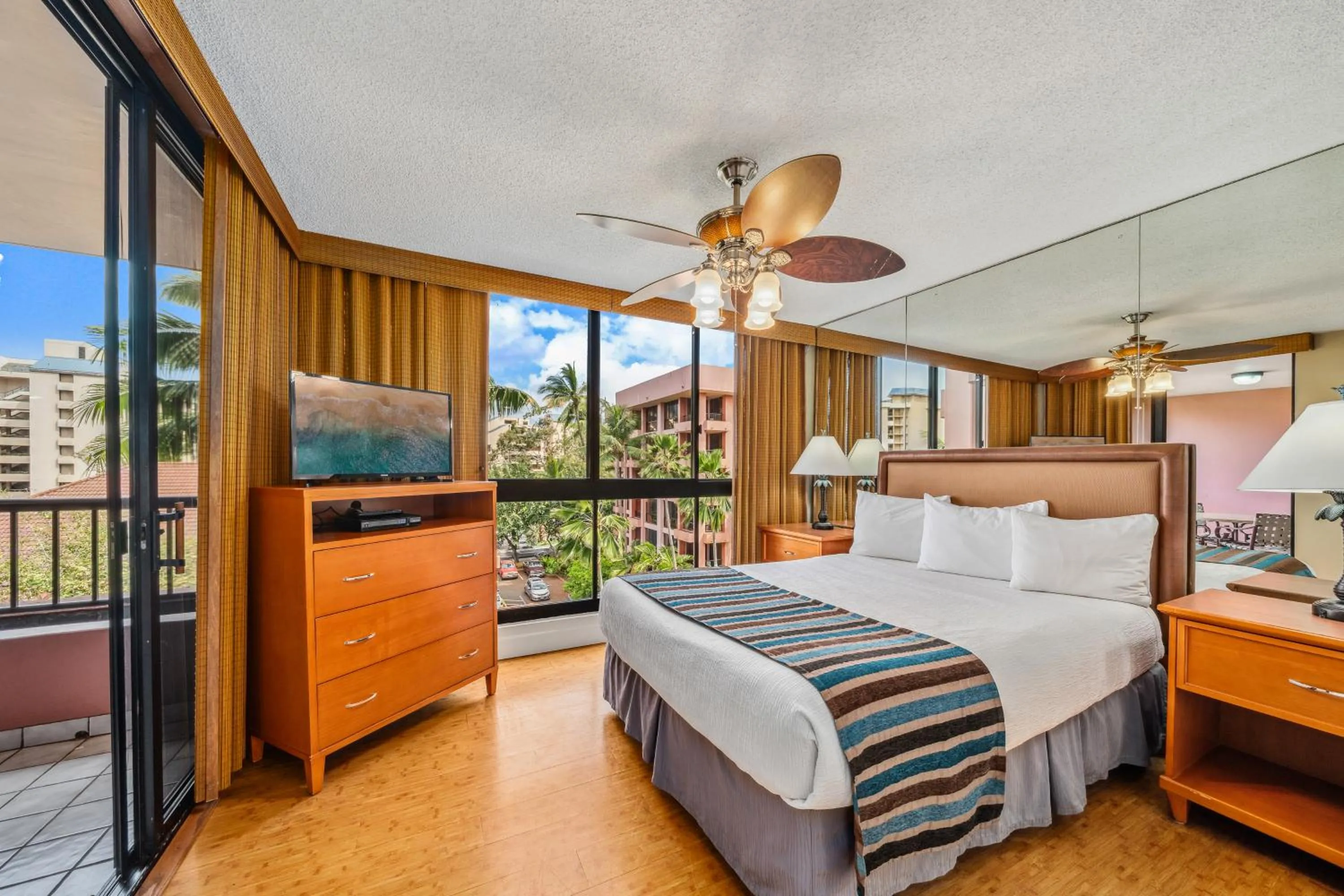 Bed in Kahana Falls Resort