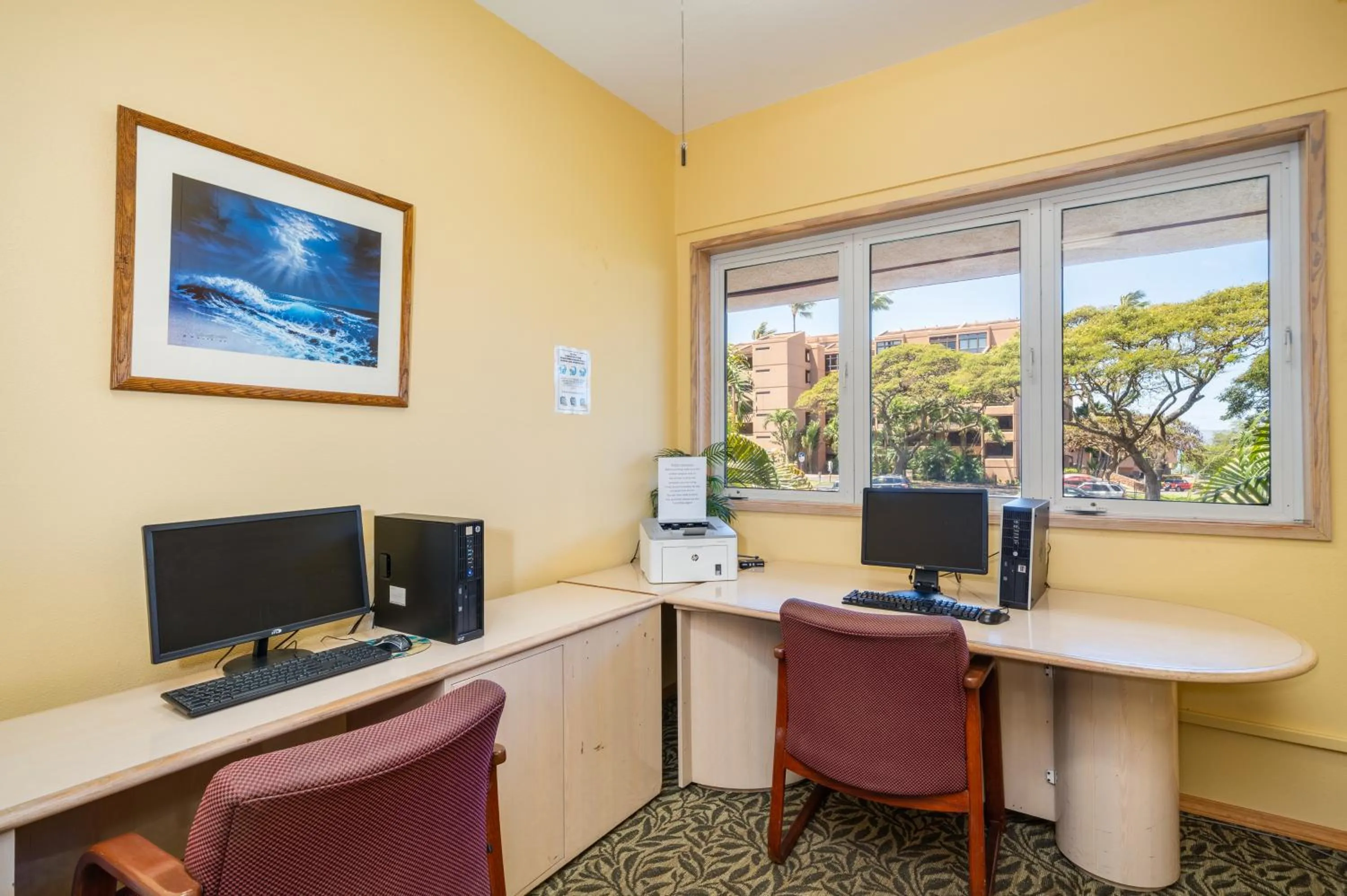Business facilities in Kahana Falls Resort