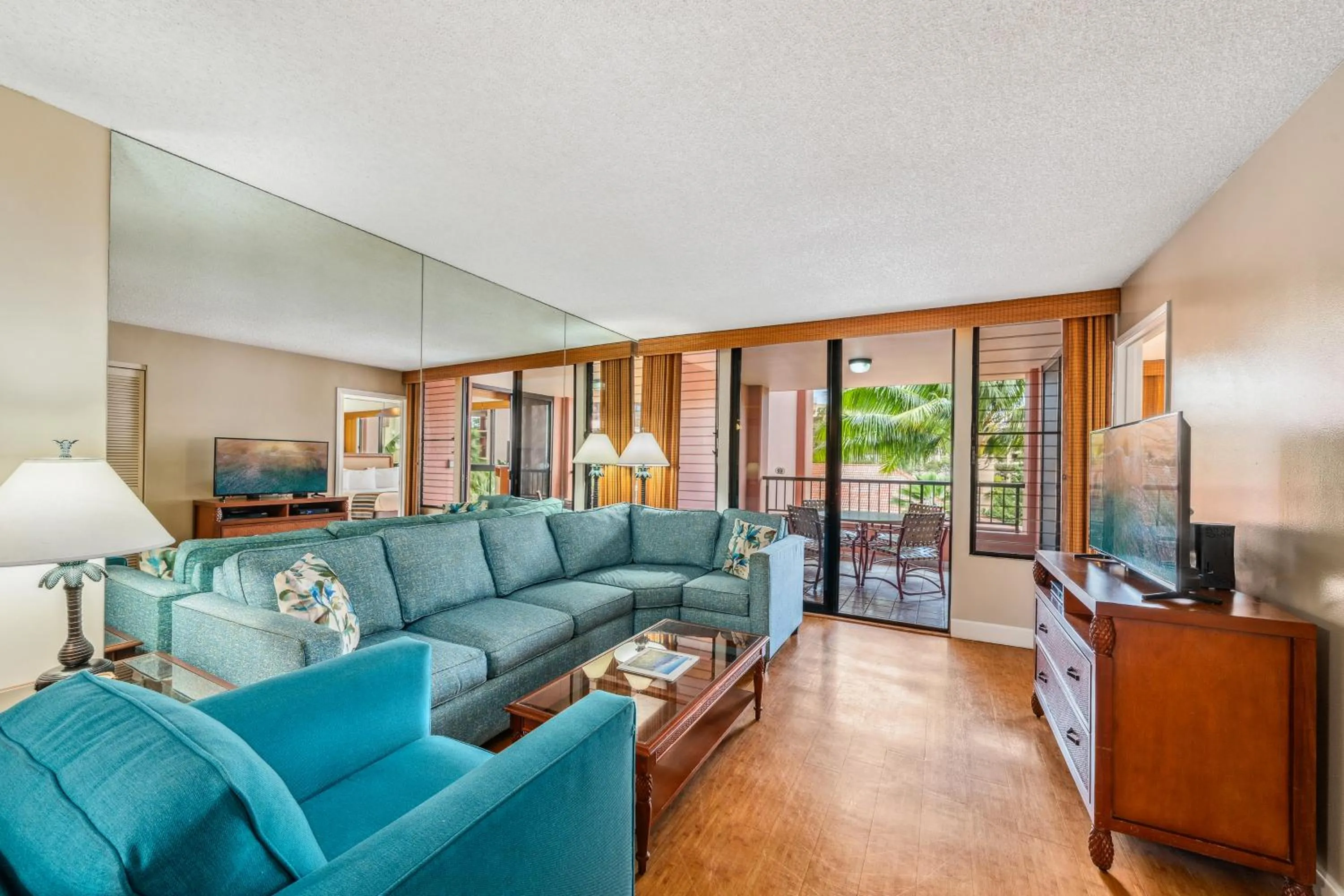 TV and multimedia in Kahana Falls Resort