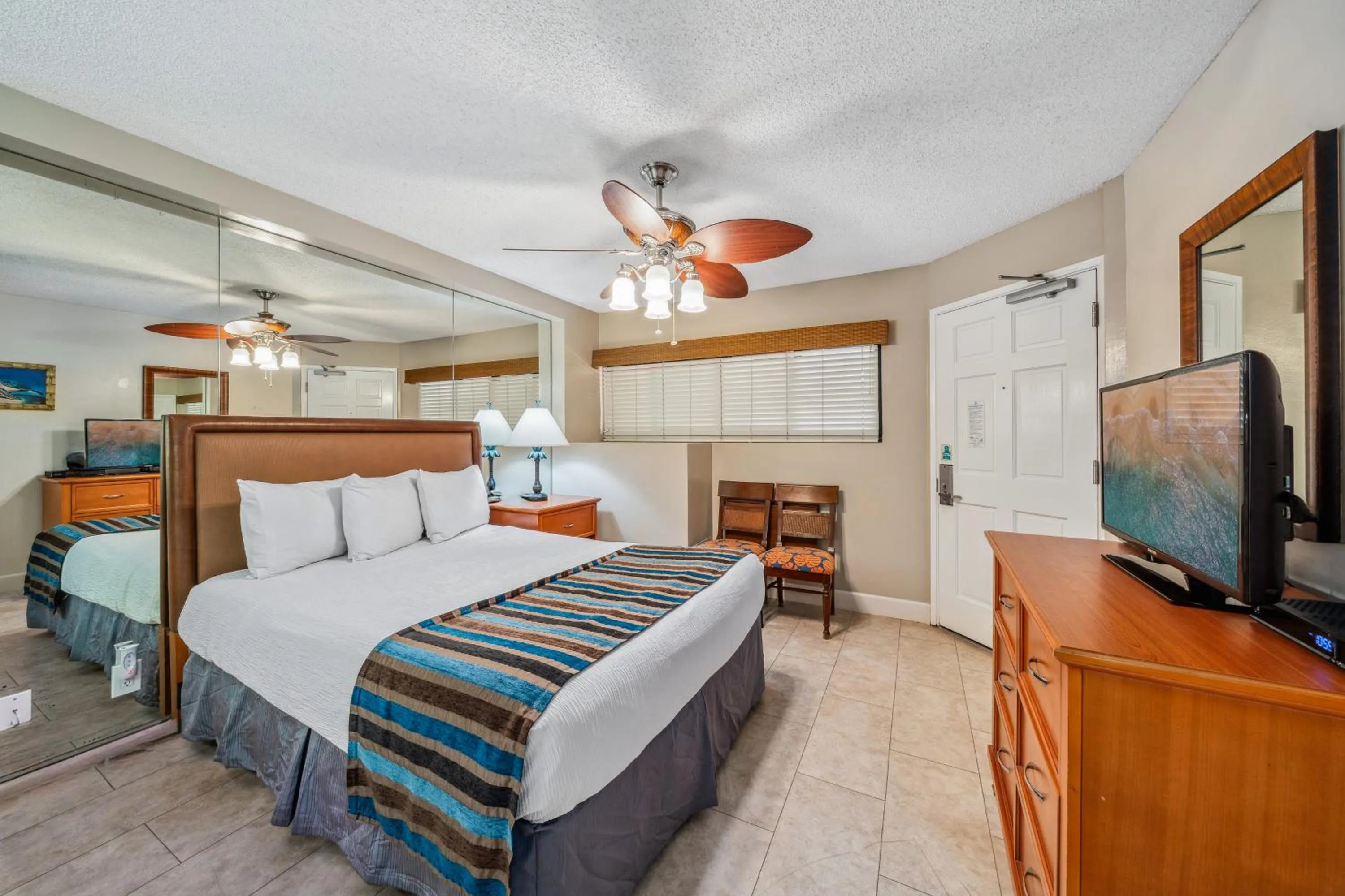 Bed in Kahana Falls Resort