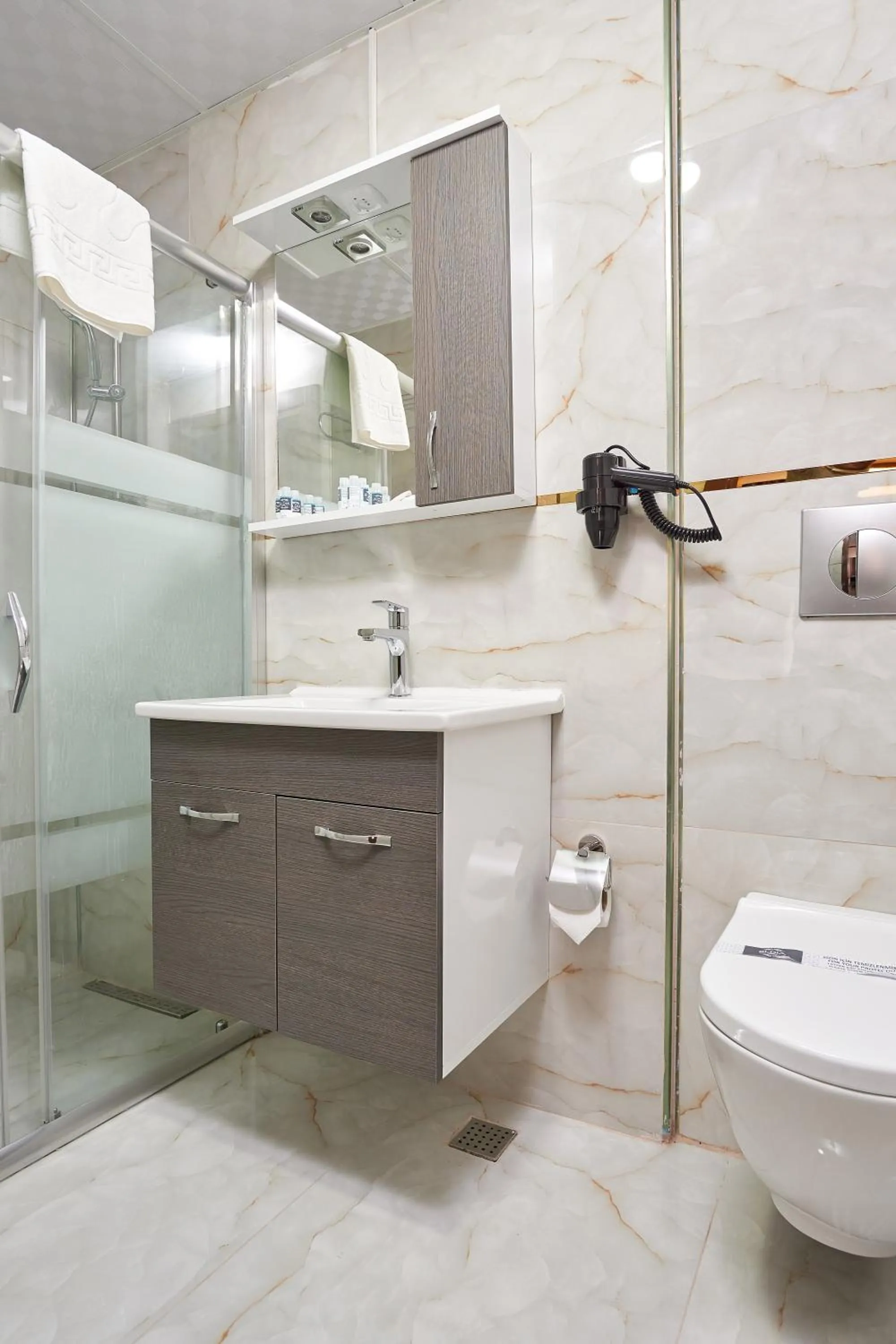 Shower in Renzo Hotel - Special Category