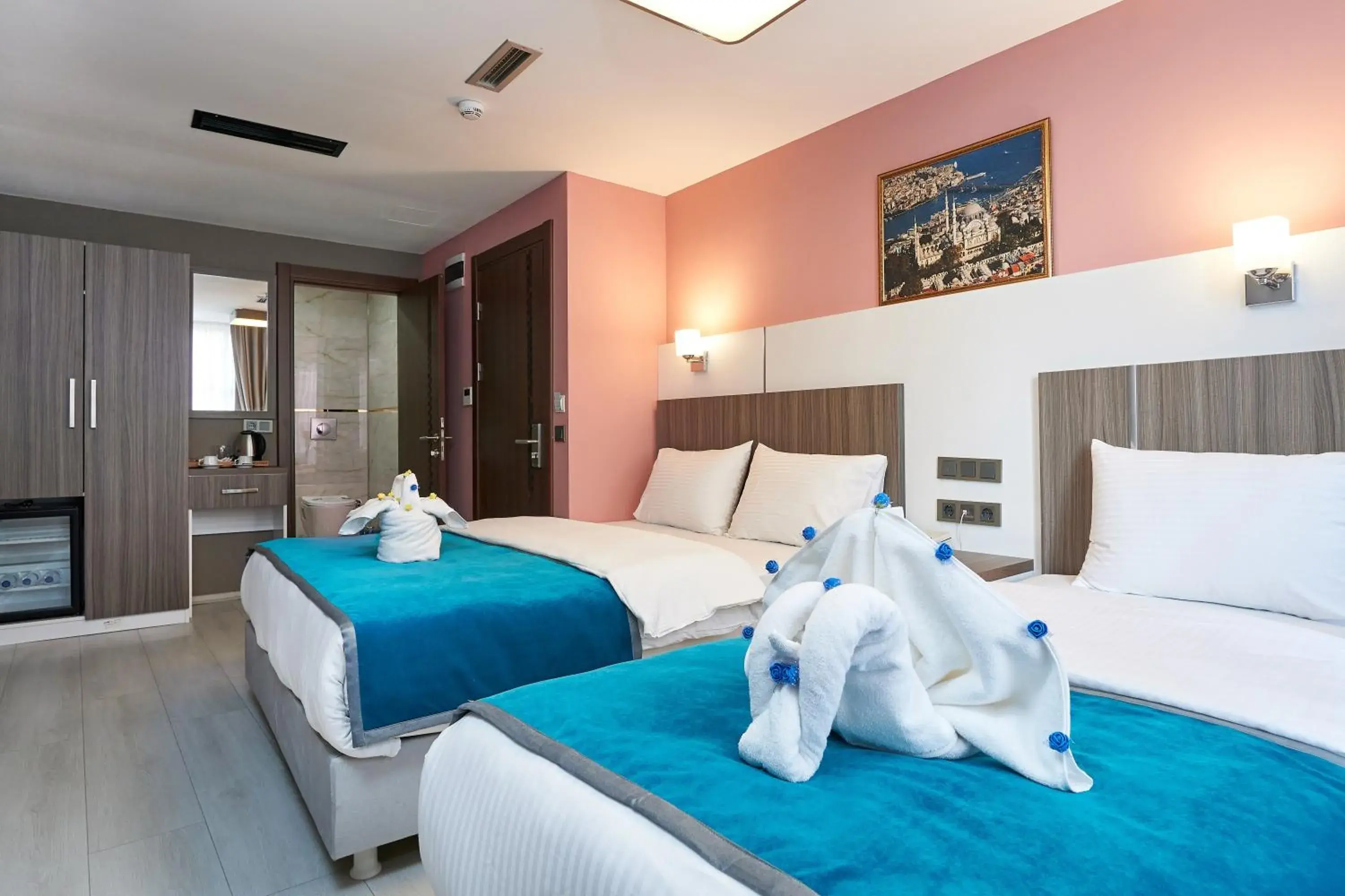 Superior Triple Room in Renzo Hotel - Special Catagory Superior Triple Room in Renzo Hotel - Special Catagory