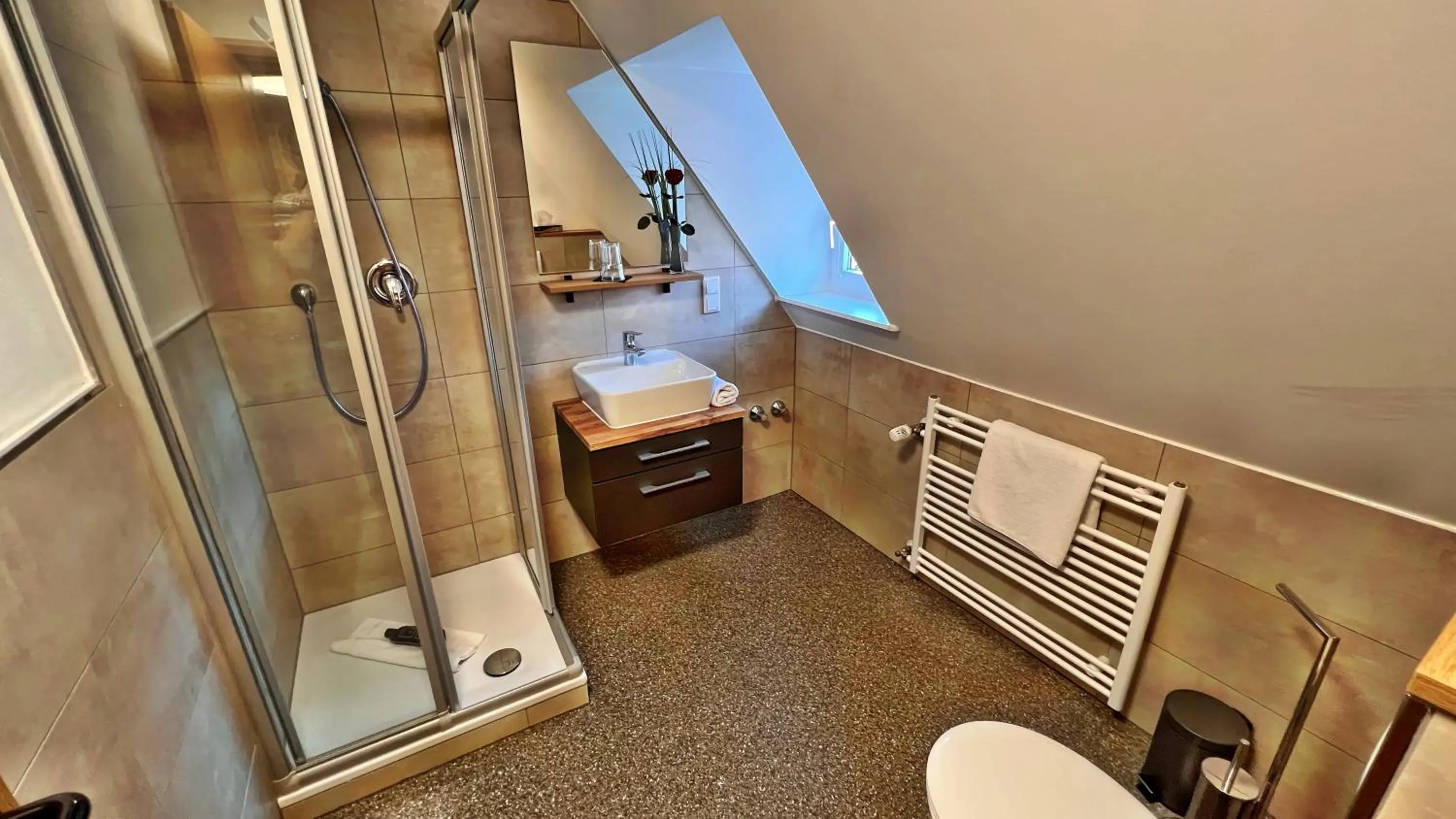 Bathroom in Hotel Zu den Drei Kronen