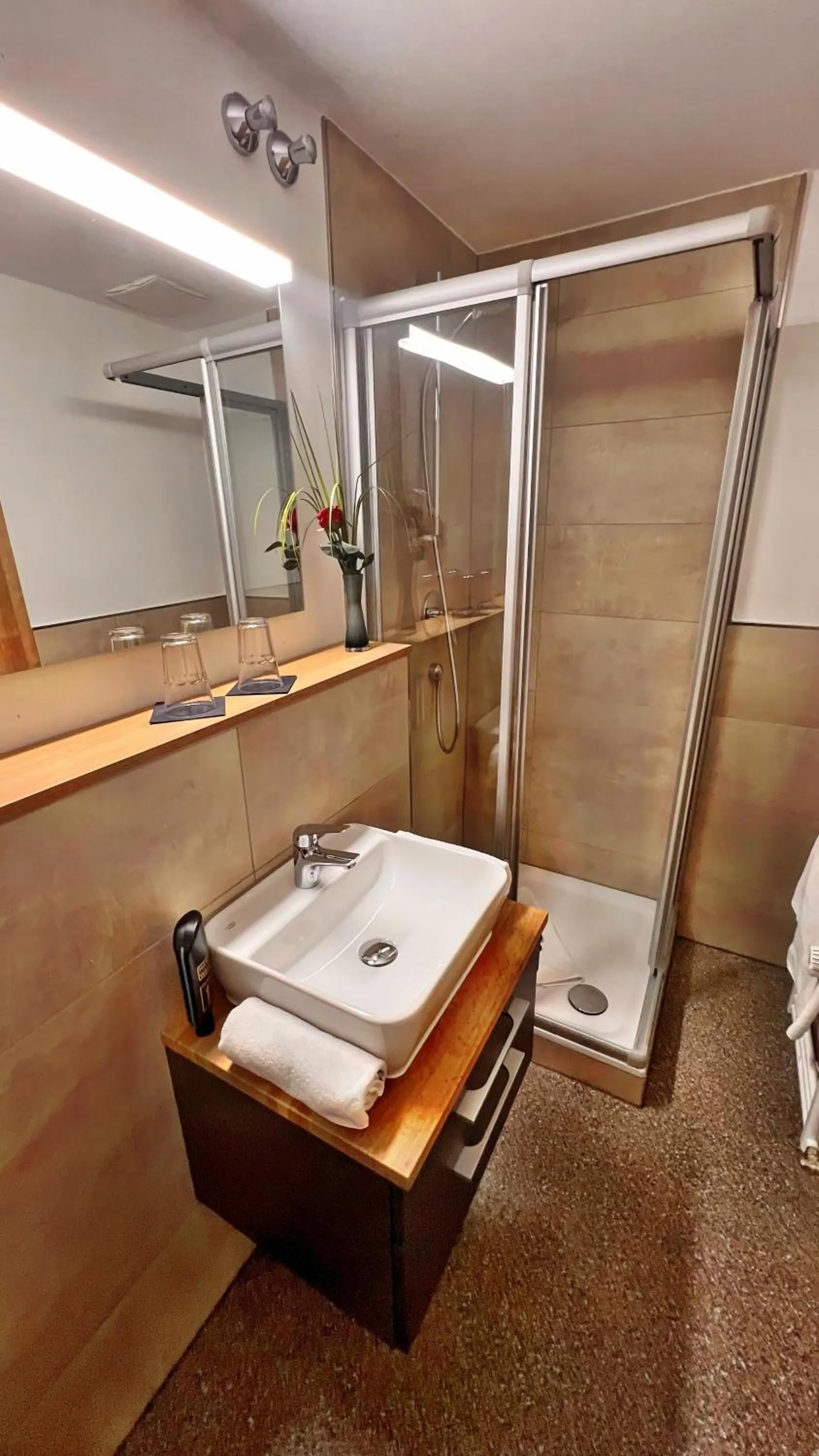 Bathroom in Hotel Zu den Drei Kronen