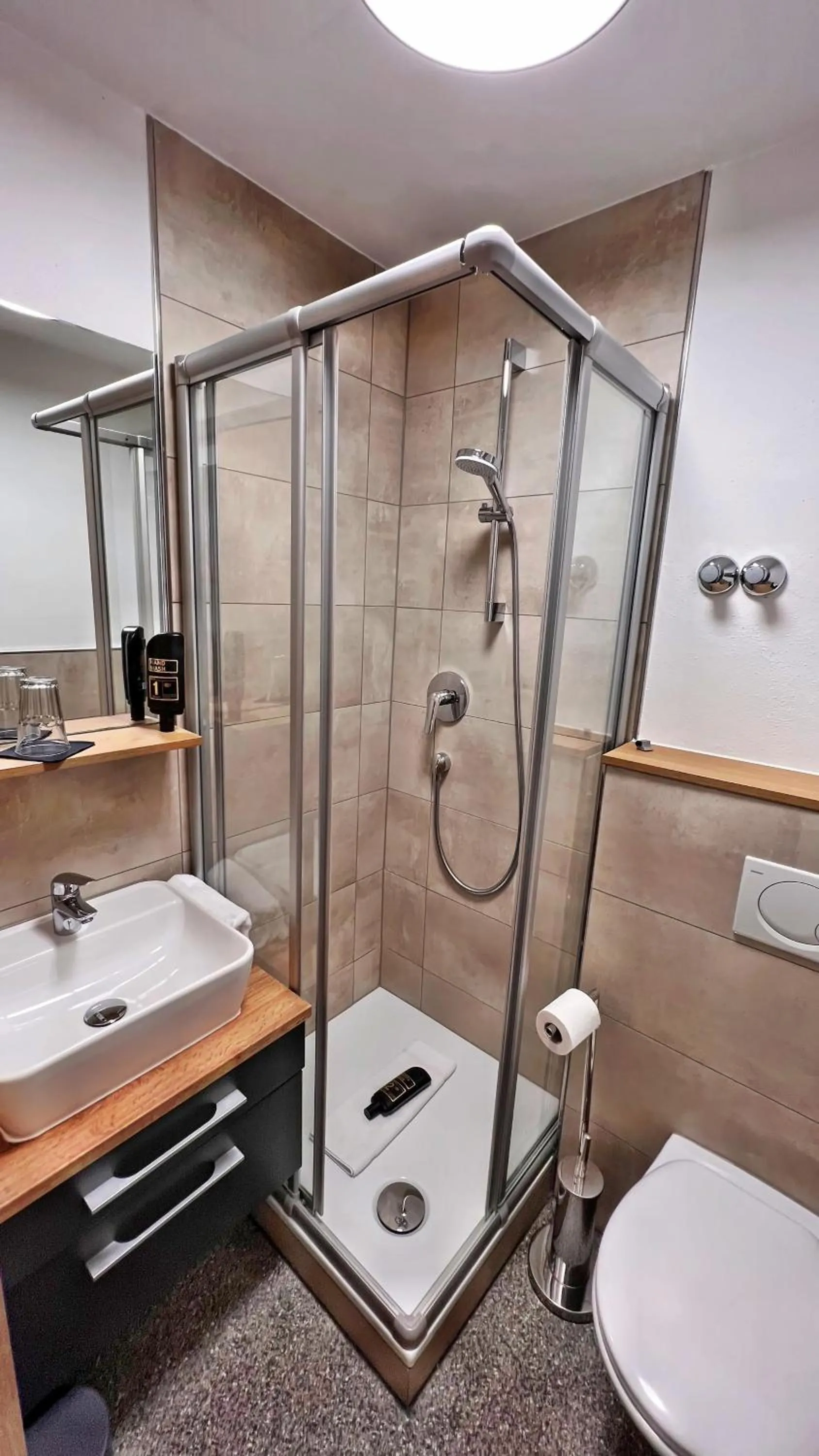 Bathroom in Hotel Zu den Drei Kronen