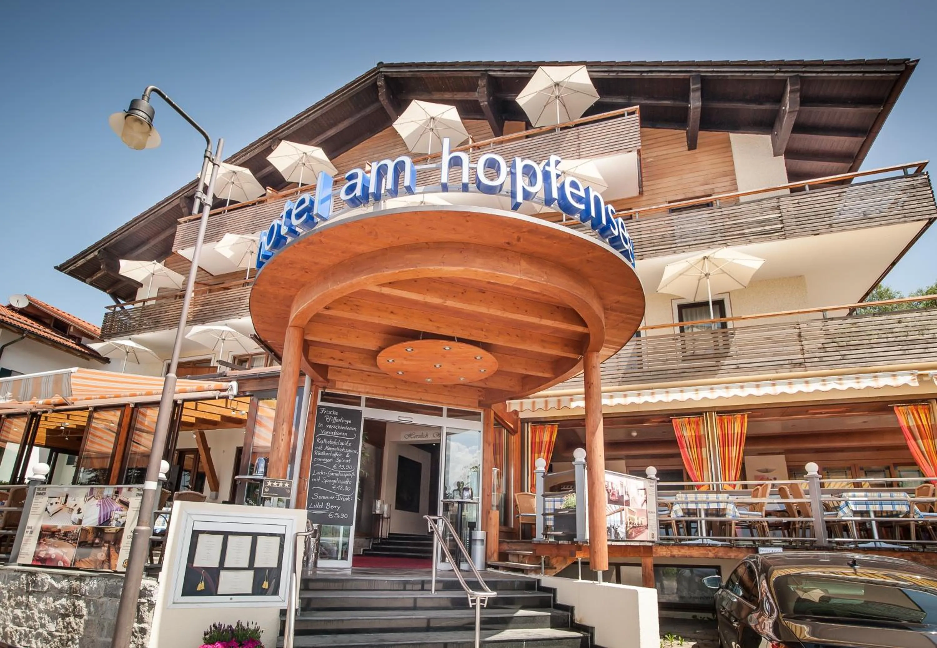 Facade/entrance in Hotel am Hopfensee