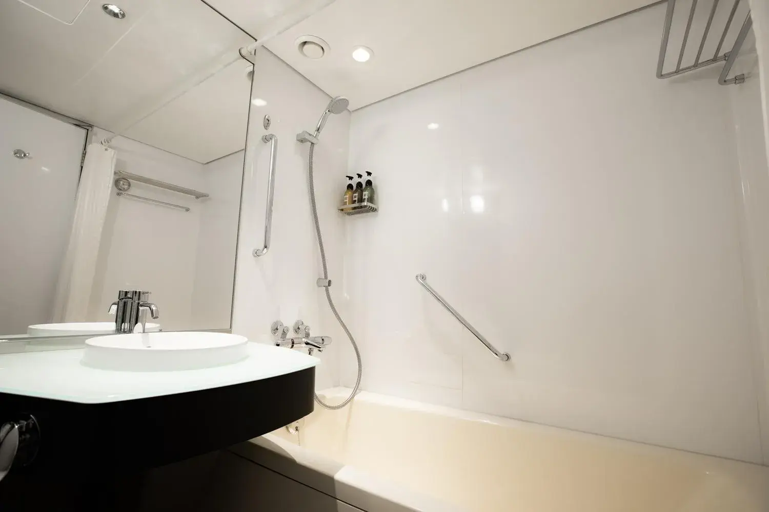 Moderate Twin Room - Non Smoking in Hotel New Otani Hakata Moderate Twin Room - Non Smoking in Hotel New Otani Hakata