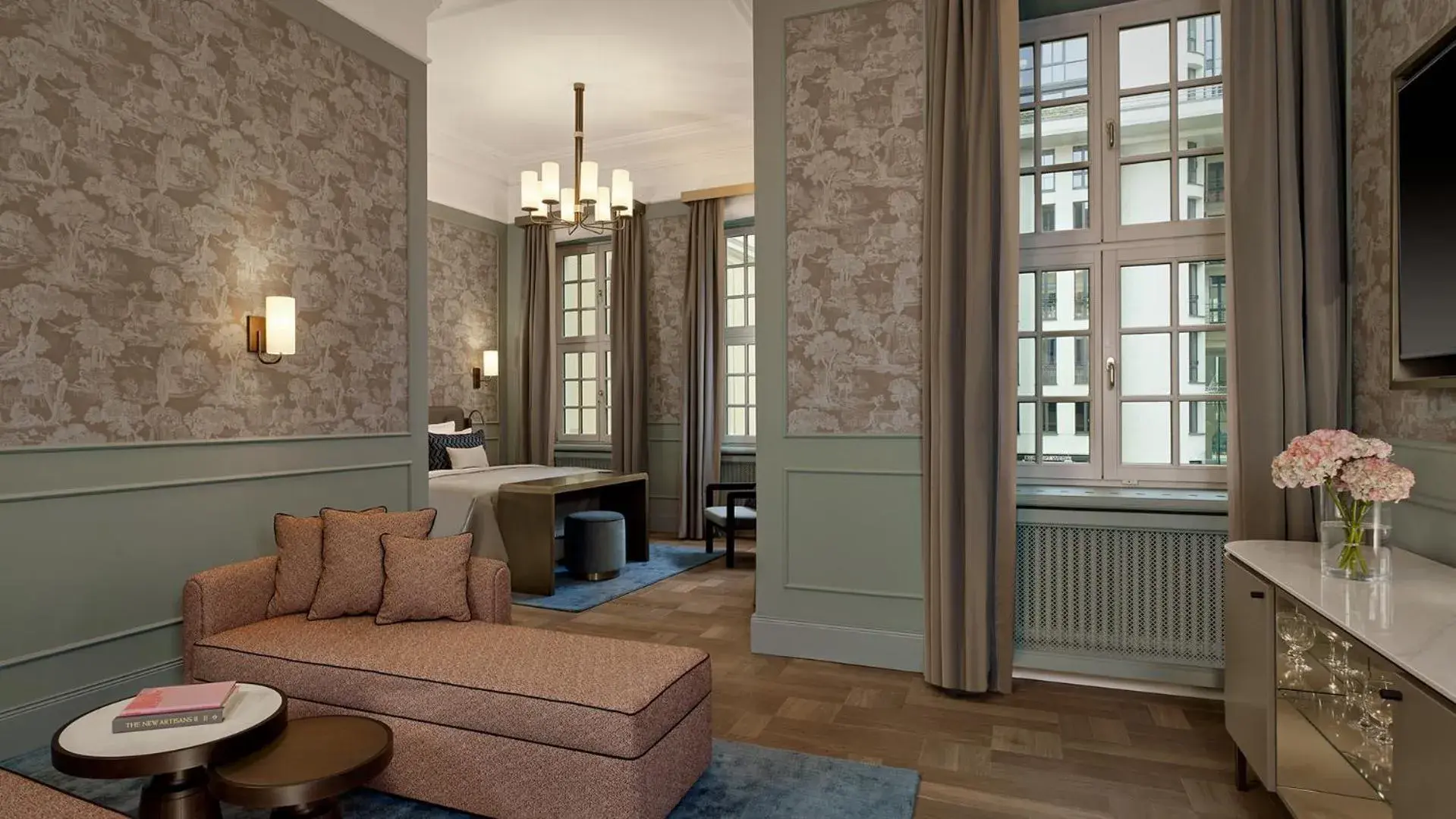 Junior Suite in Hotel Taschenbergpalais Kempinski Junior Suite in Hotel Taschenbergpalais Kempinski