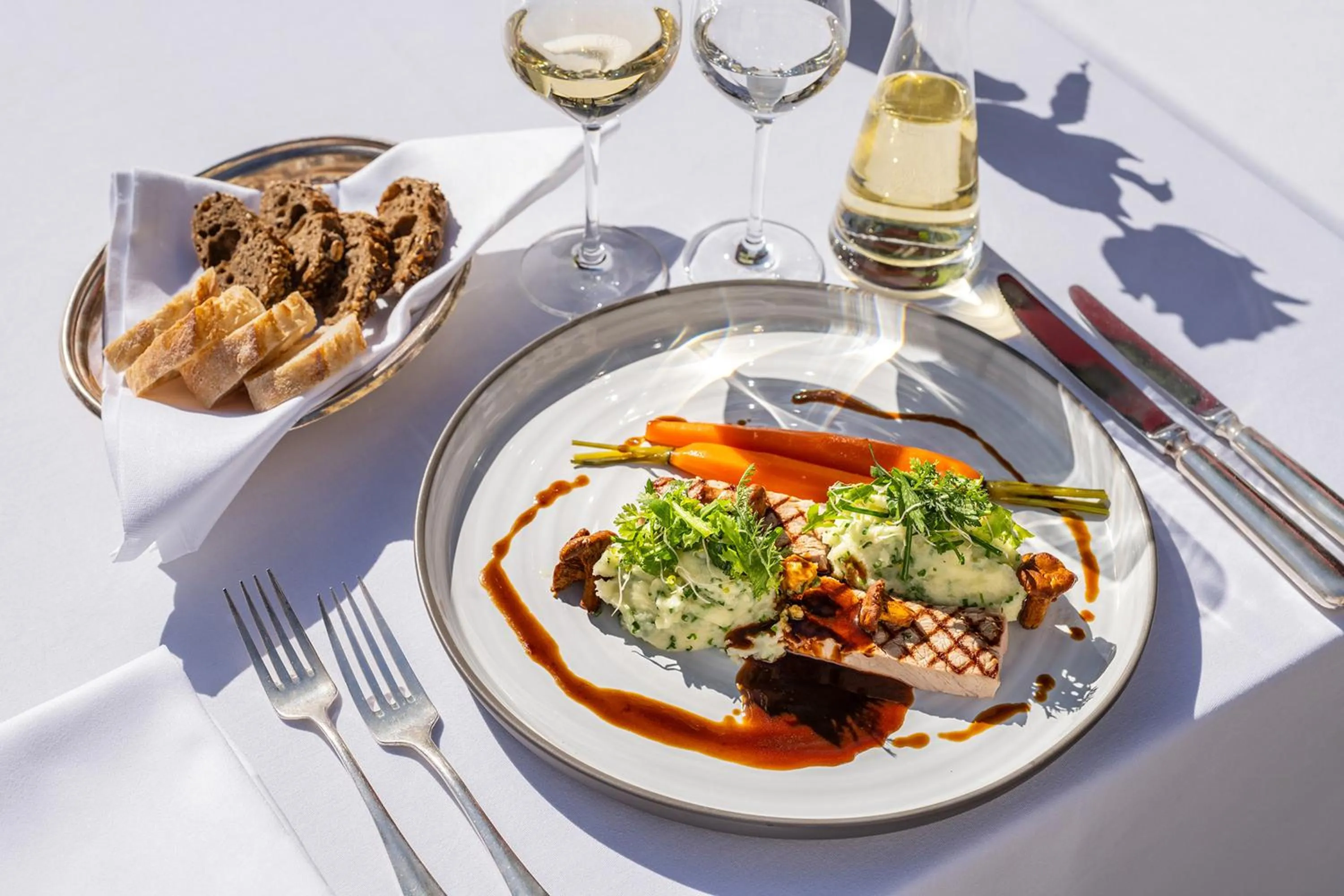 Restaurant/places to eat in Hotel Taschenbergpalais Kempinski