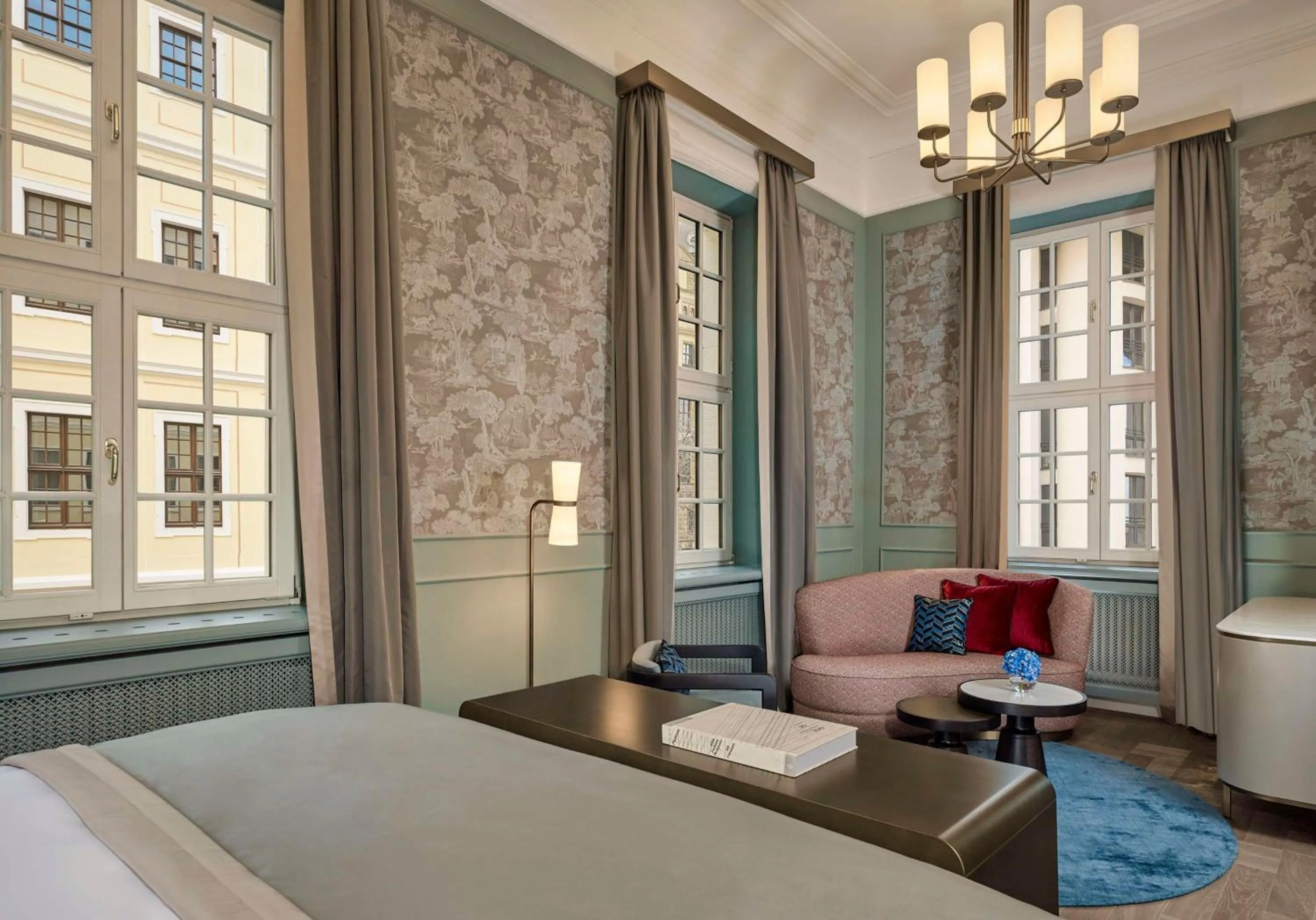 Property building in Hotel Taschenbergpalais Kempinski