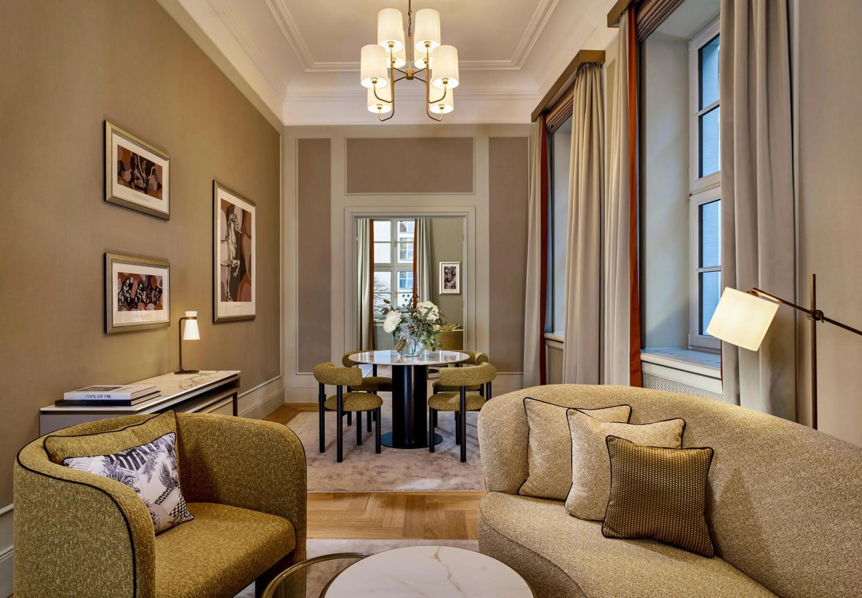 Living room in Hotel Taschenbergpalais Kempinski