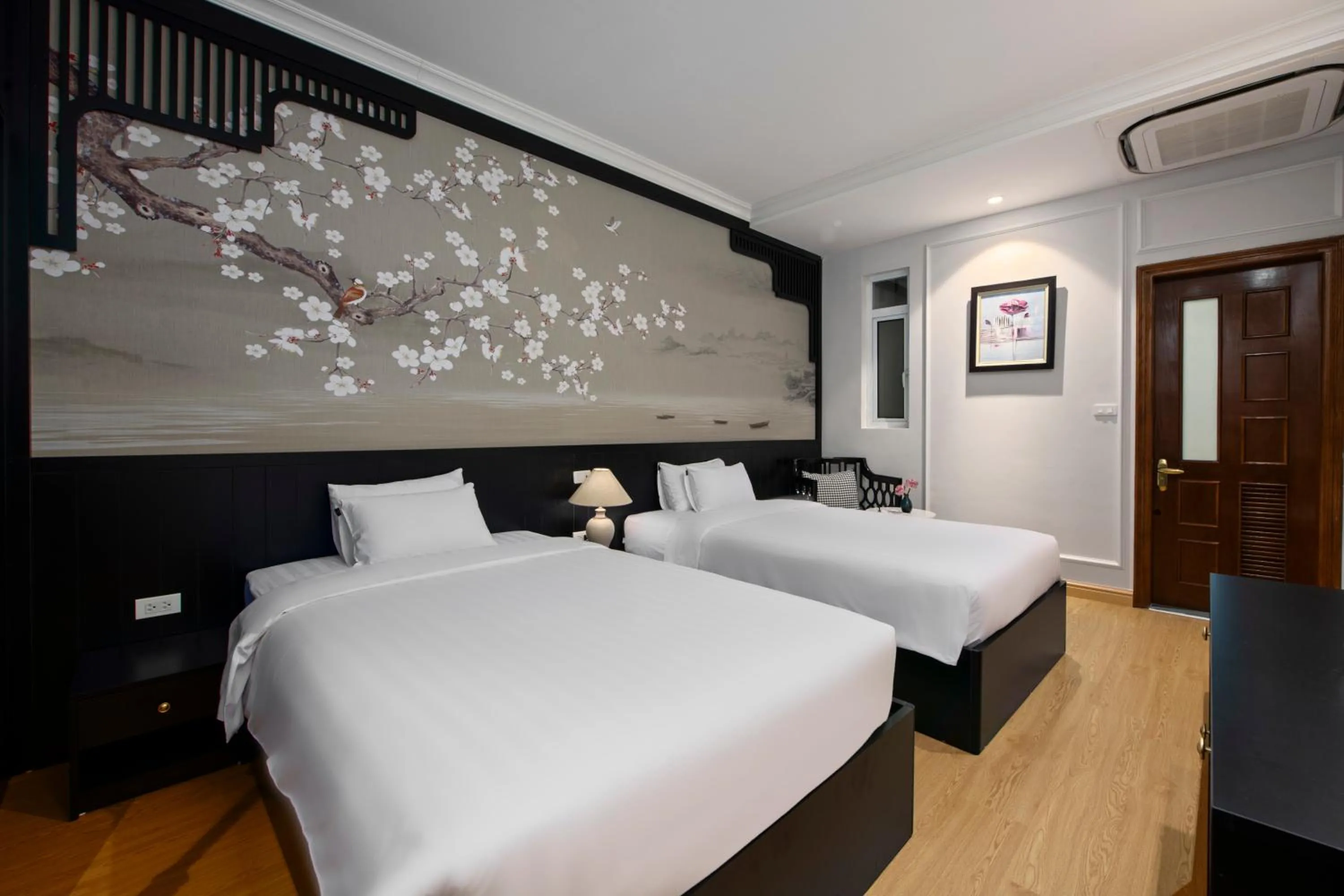 Bedroom, Bed in San Premium Hotel