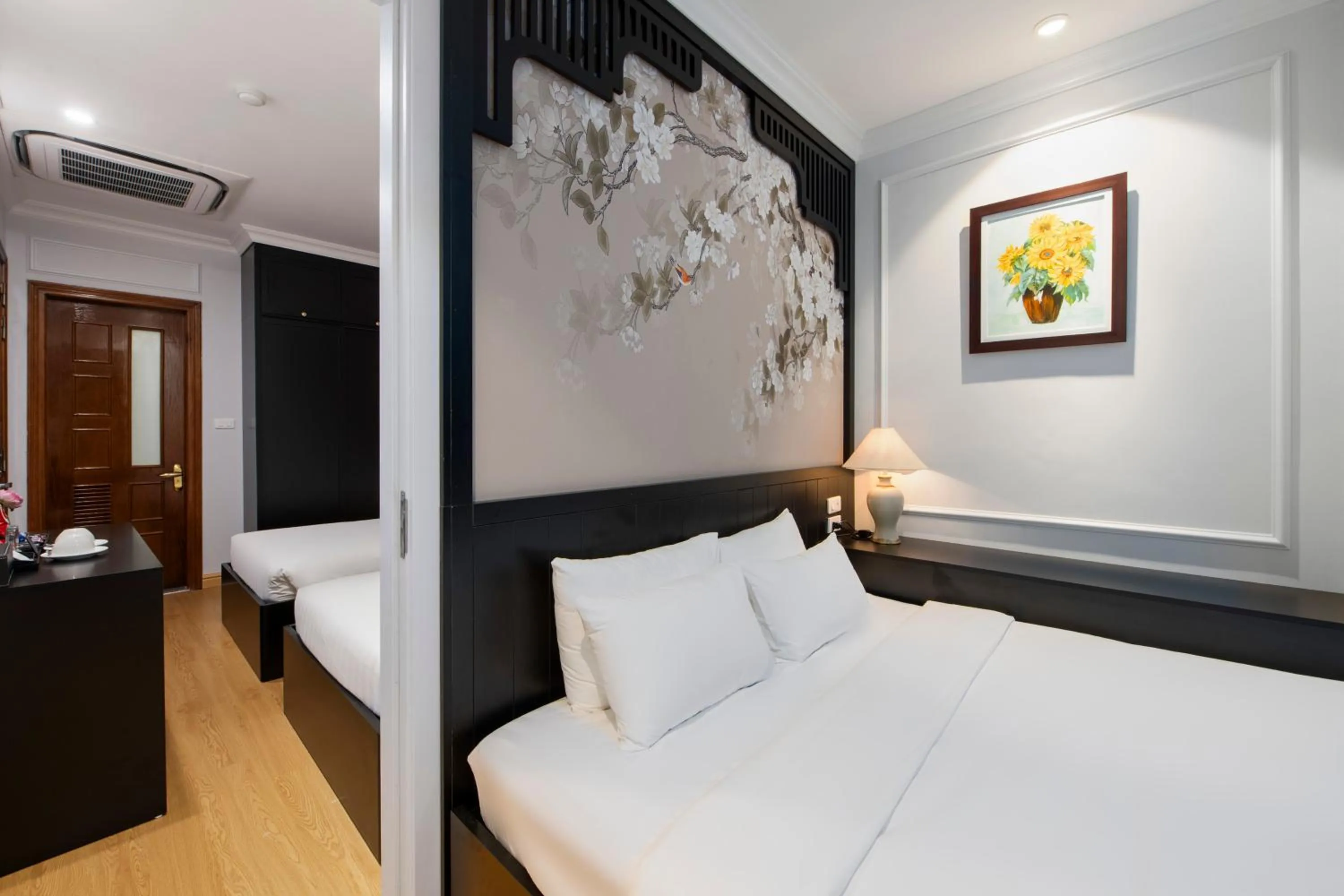 Bedroom, Bed in San Premium Hotel