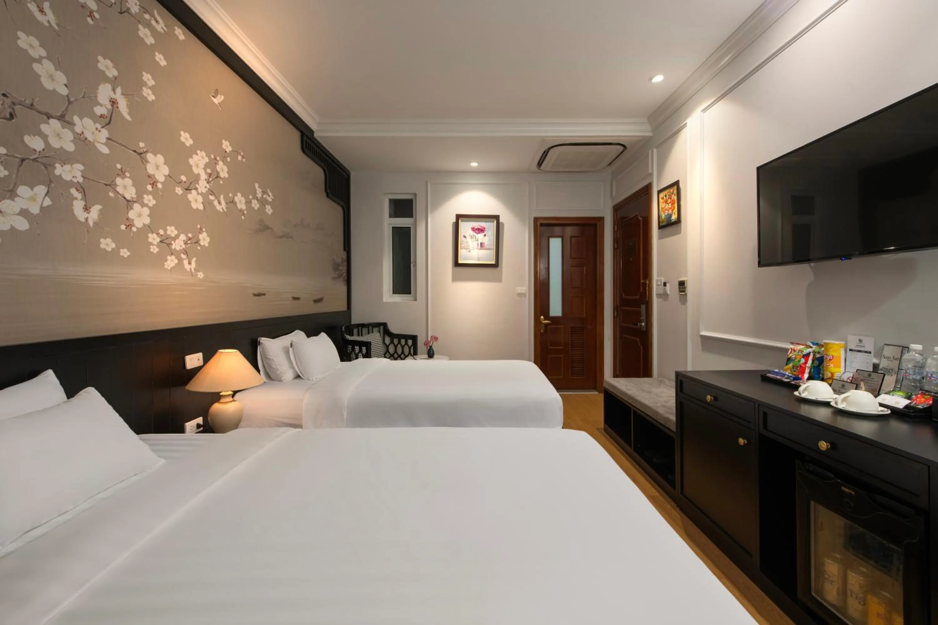 Bedroom, Bed in San Premium Hotel