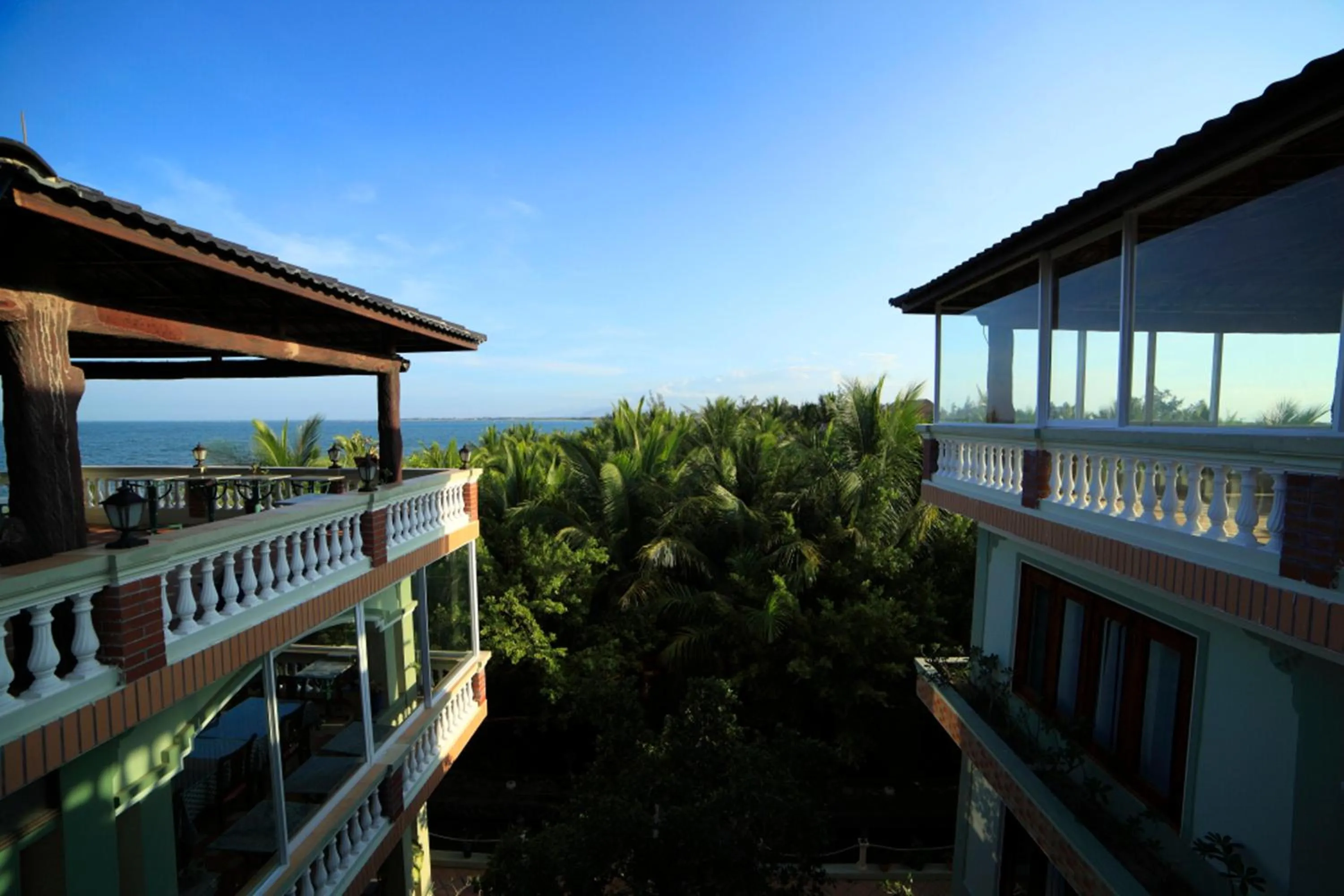 Restaurant/places to eat in Gold Rooster Resort