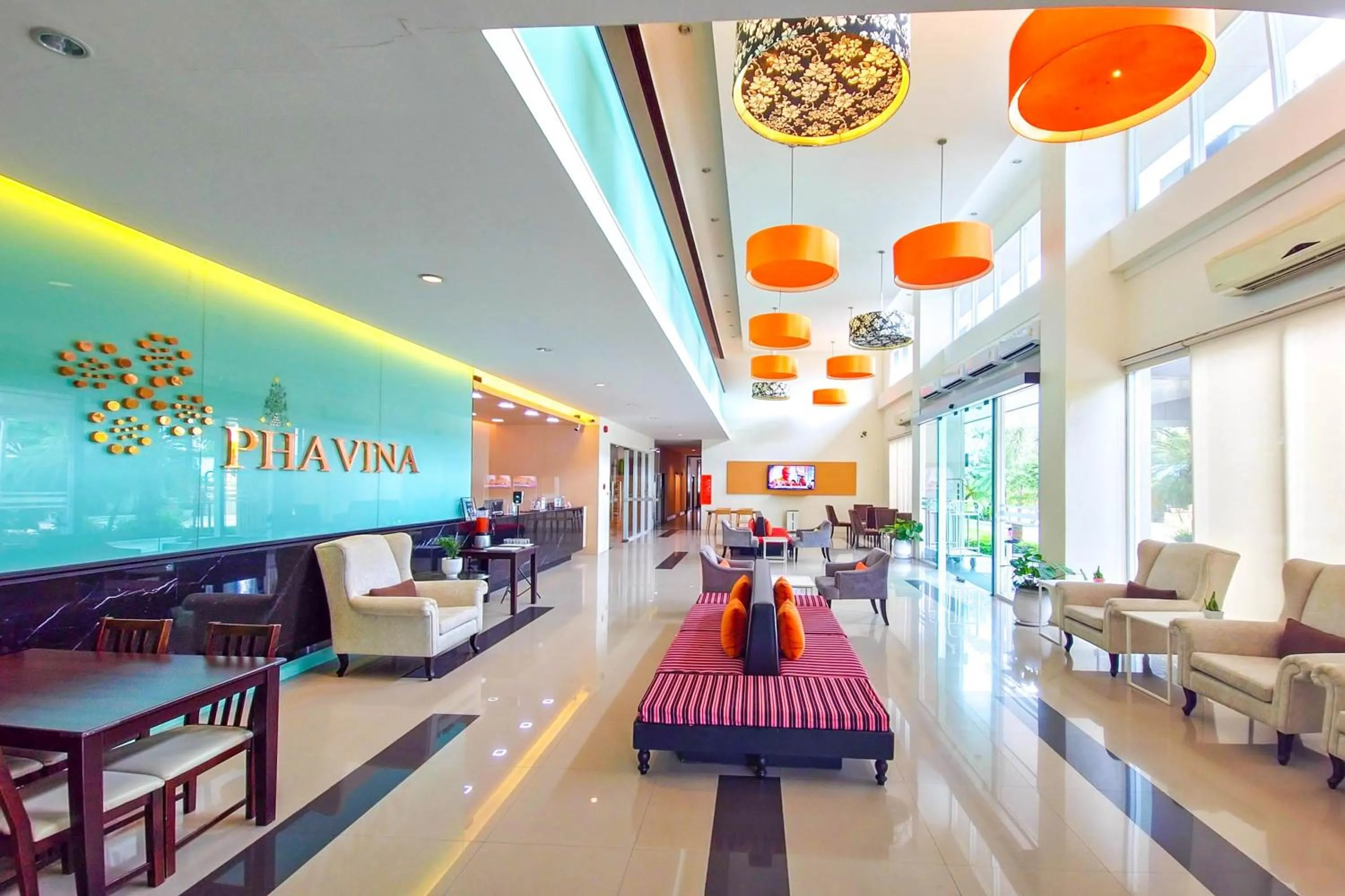 Lobby or reception in Phavina Hotel Rayong SHA Extra Plus