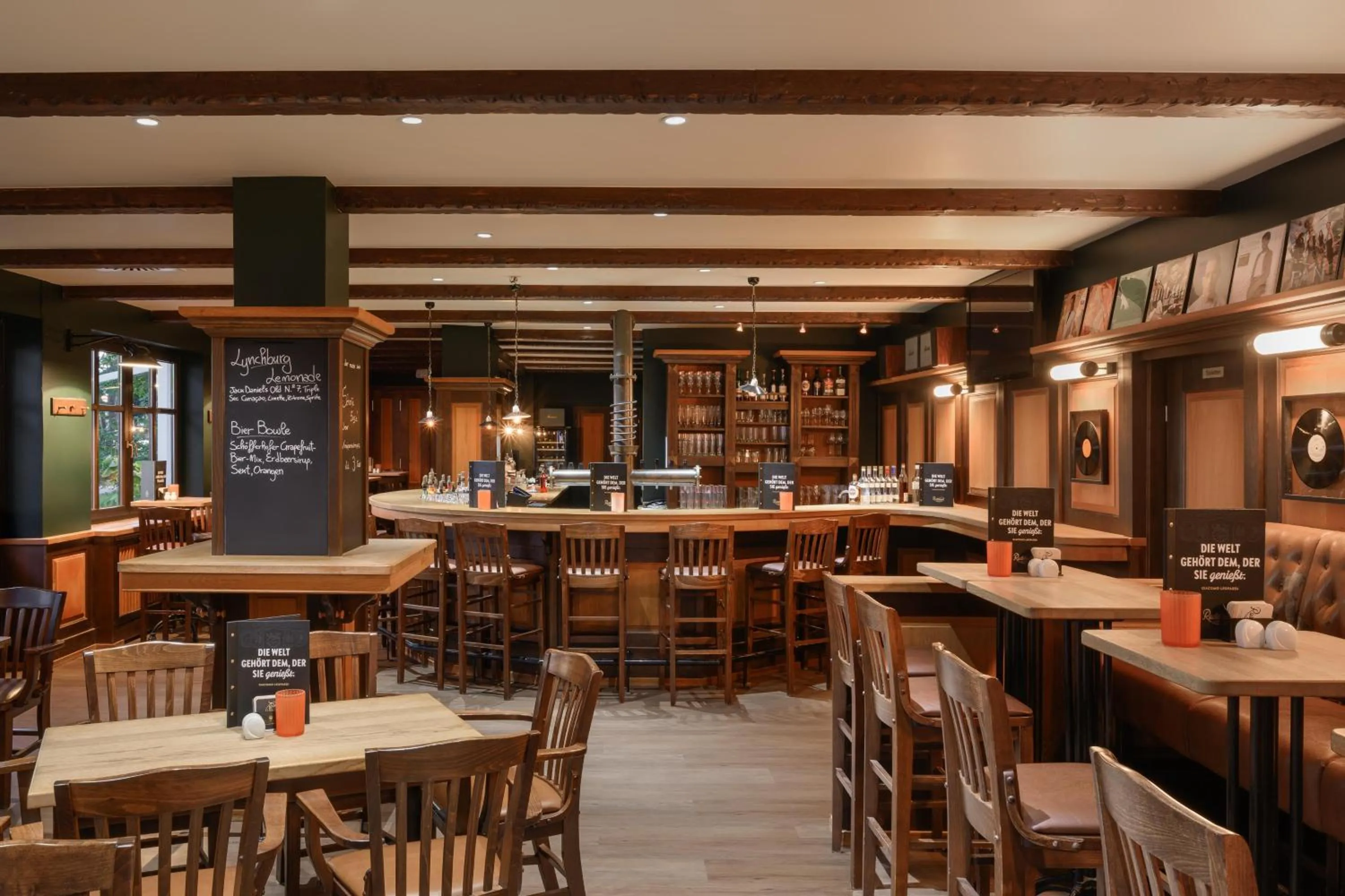 Lounge or bar in IFA Rügen Hotel & Ferienpark