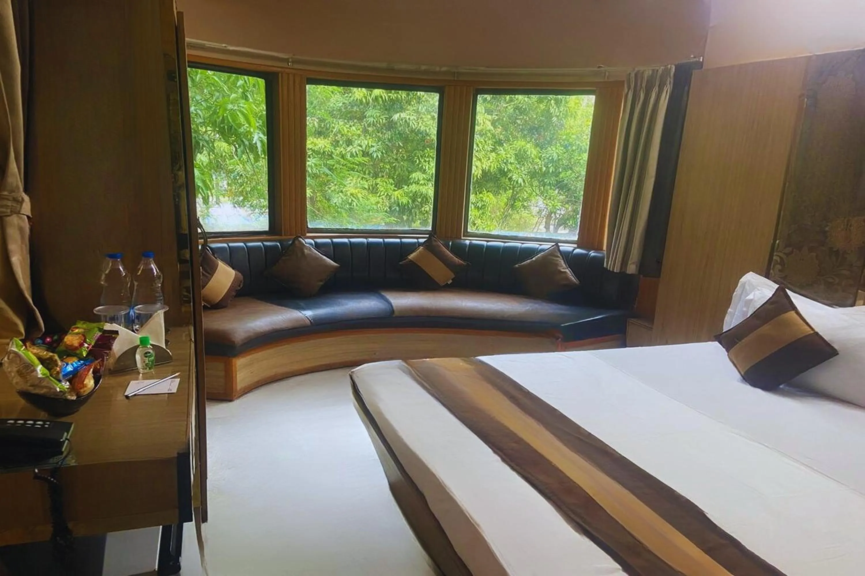 Bed in The Kei Inn & Suites Hotel near Salt Lake