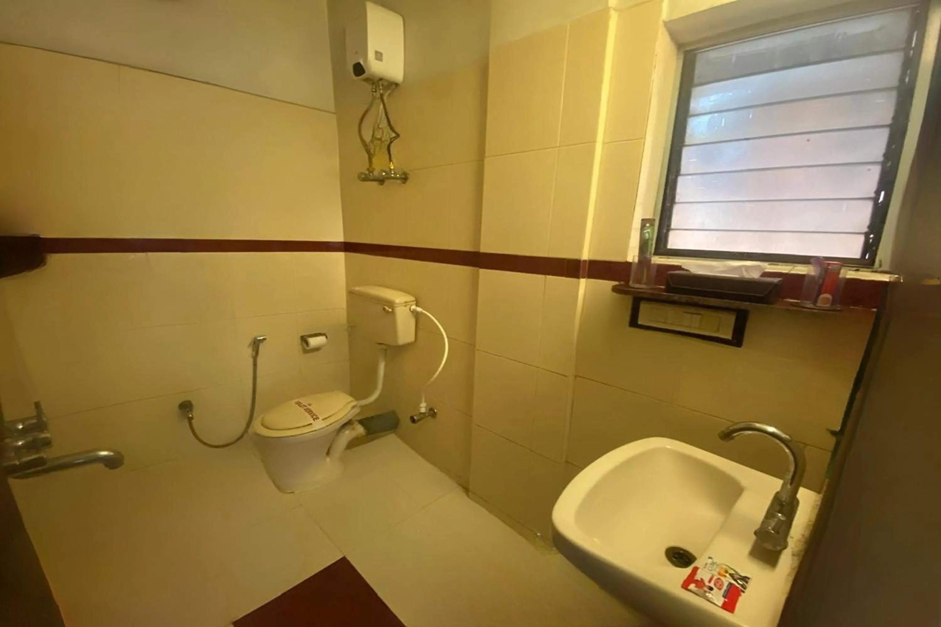 Bathroom in The Kei Inn & Suites Hotel near Salt Lake